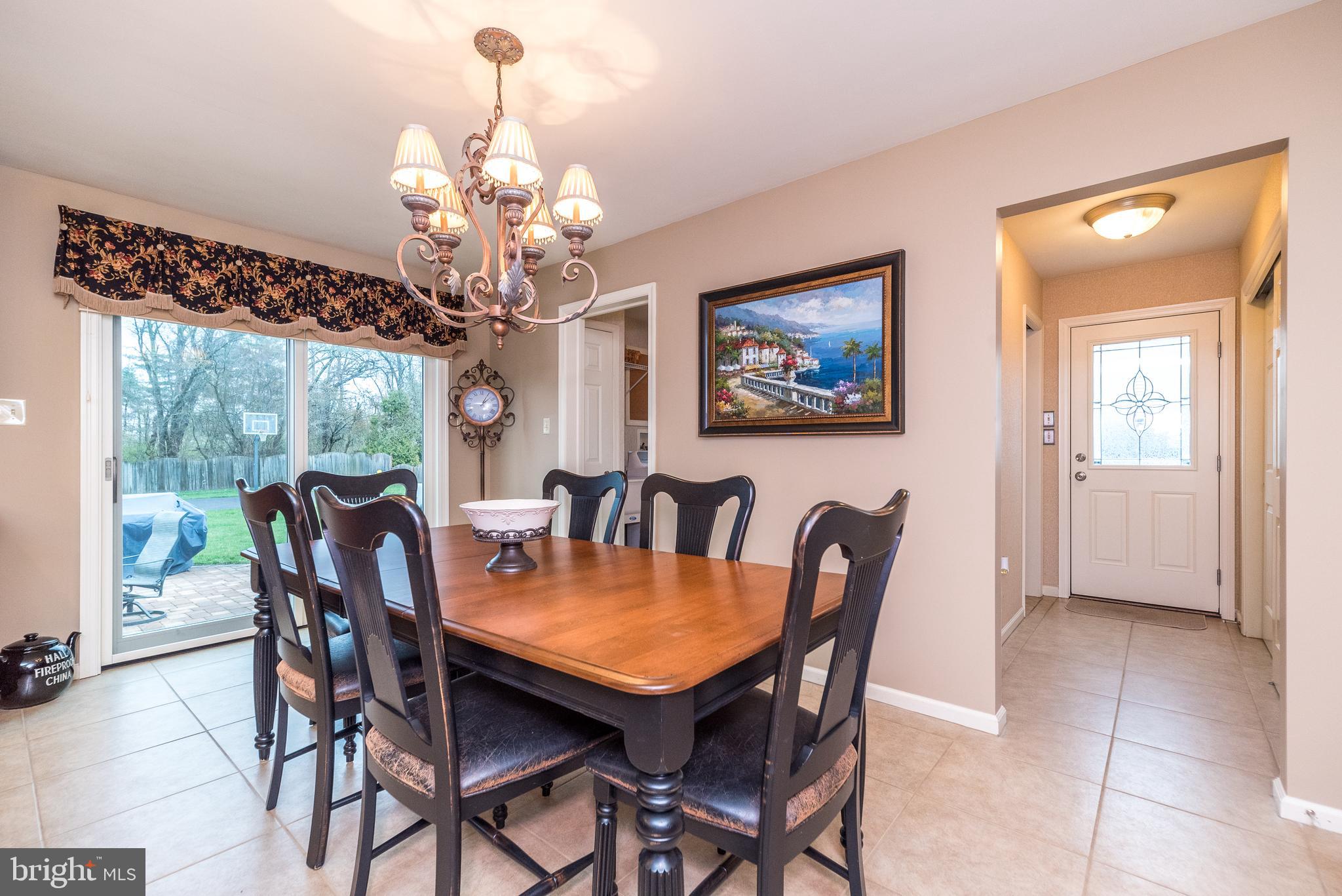 1612 Holly Hill Ln