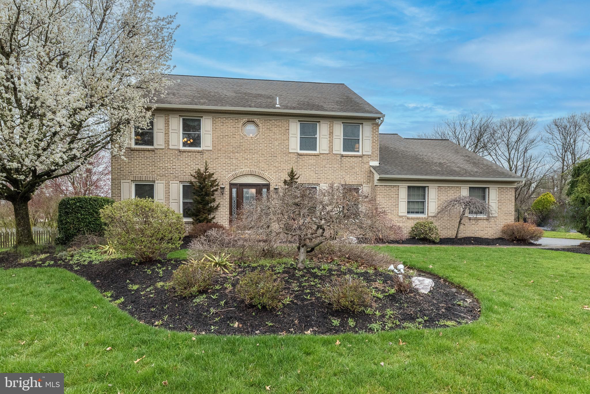 1612 Holly Hill Ln