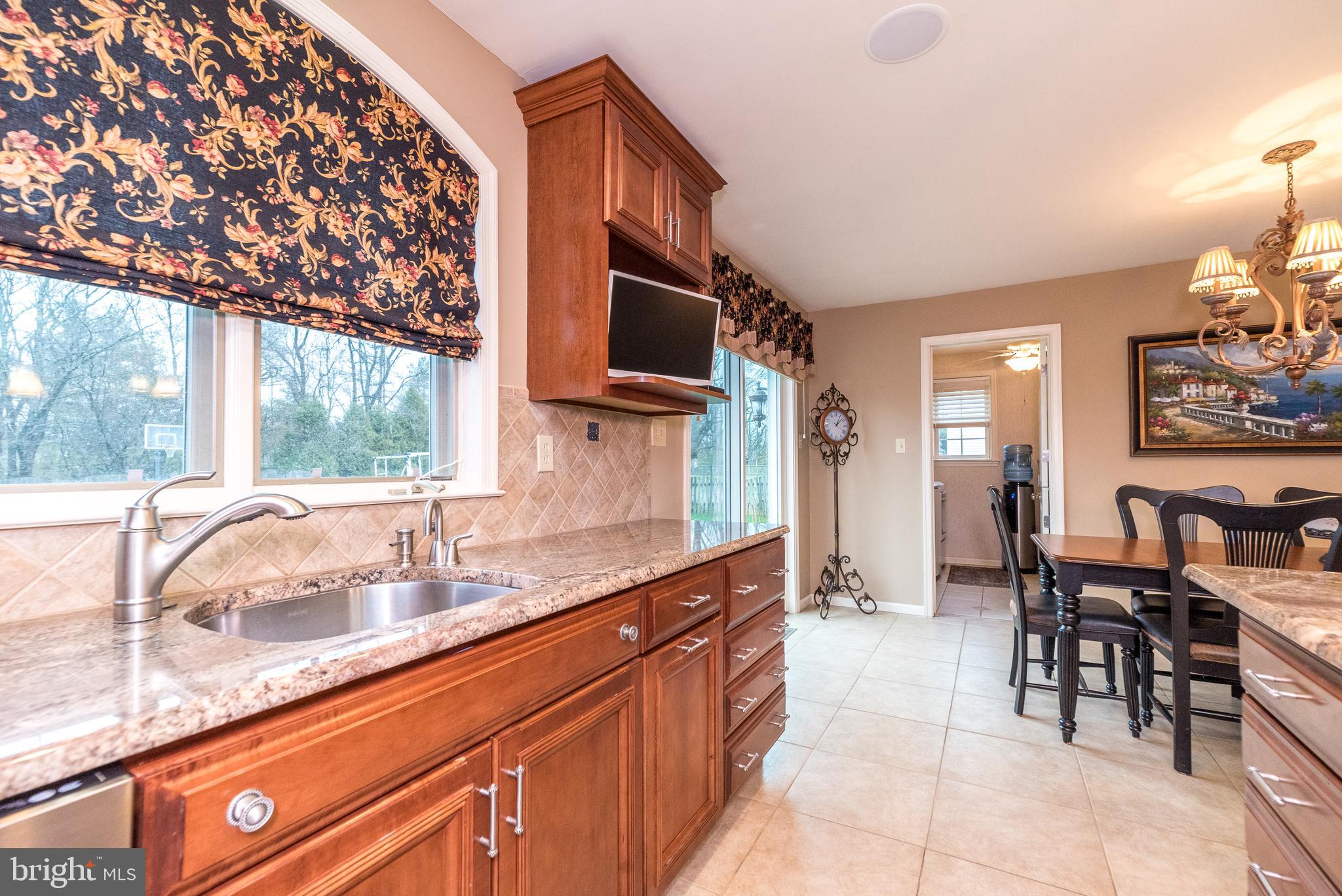 1612 Holly Hill Ln