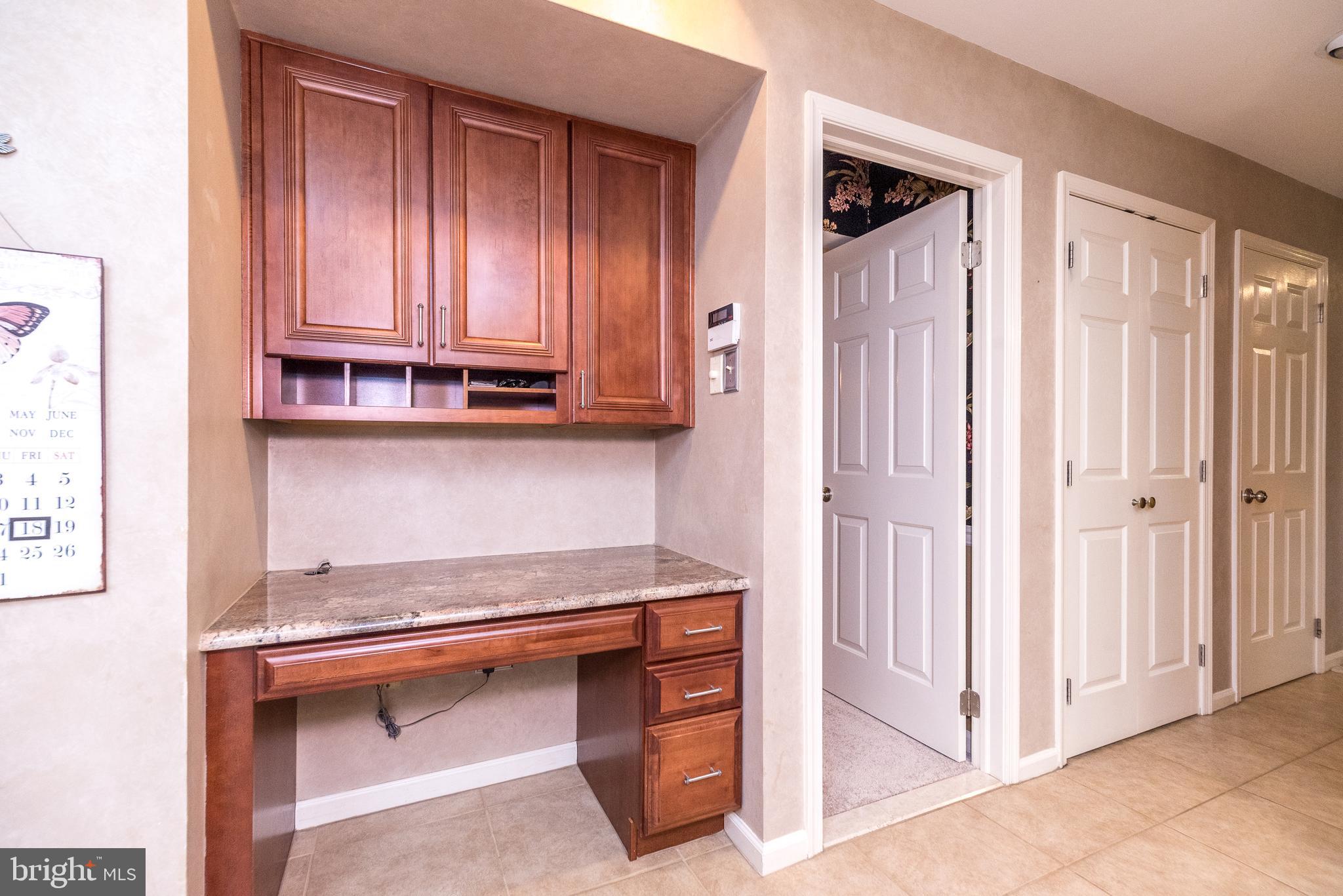 1612 Holly Hill Ln