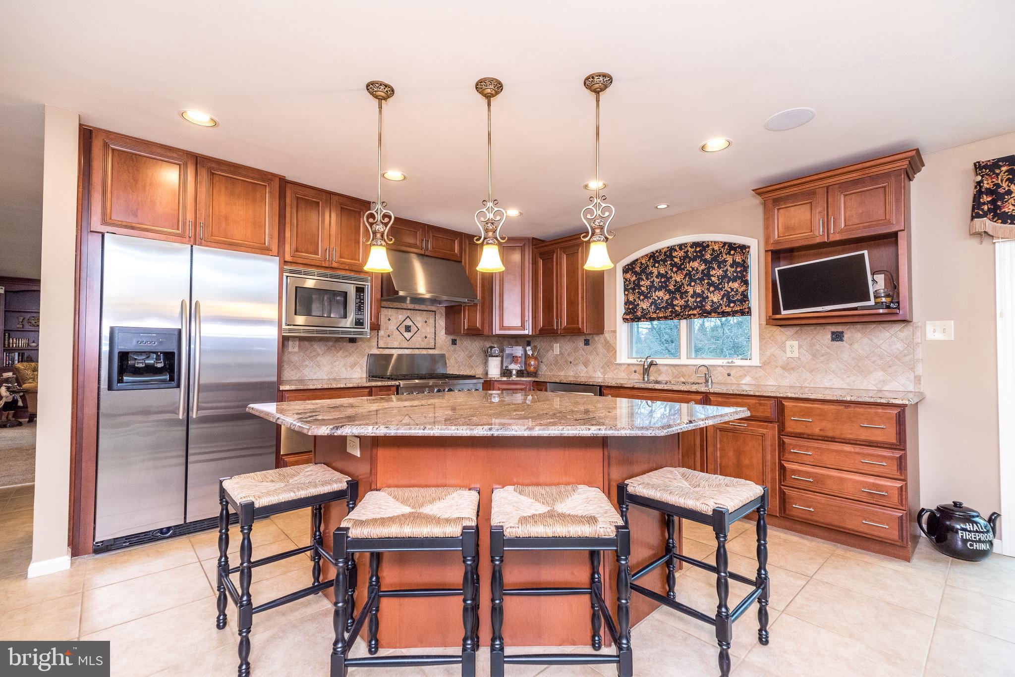 1612 Holly Hill Ln