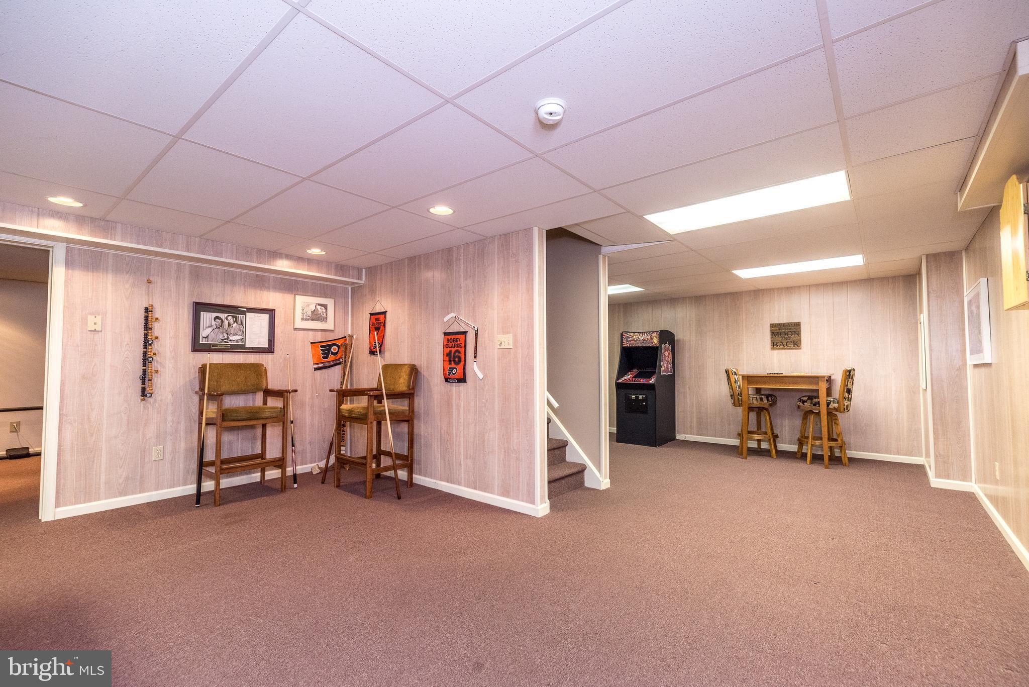 1612 Holly Hill Ln