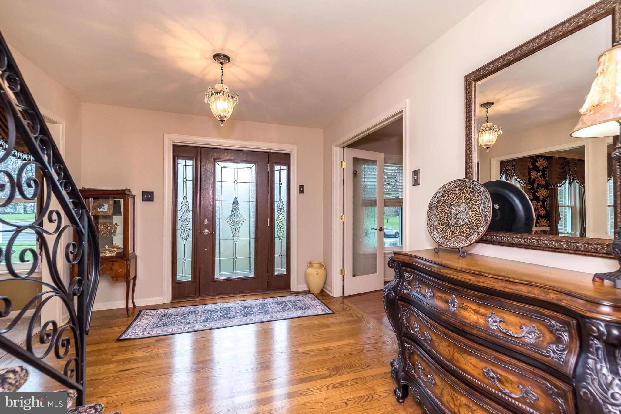 1612 Holly Hill Ln