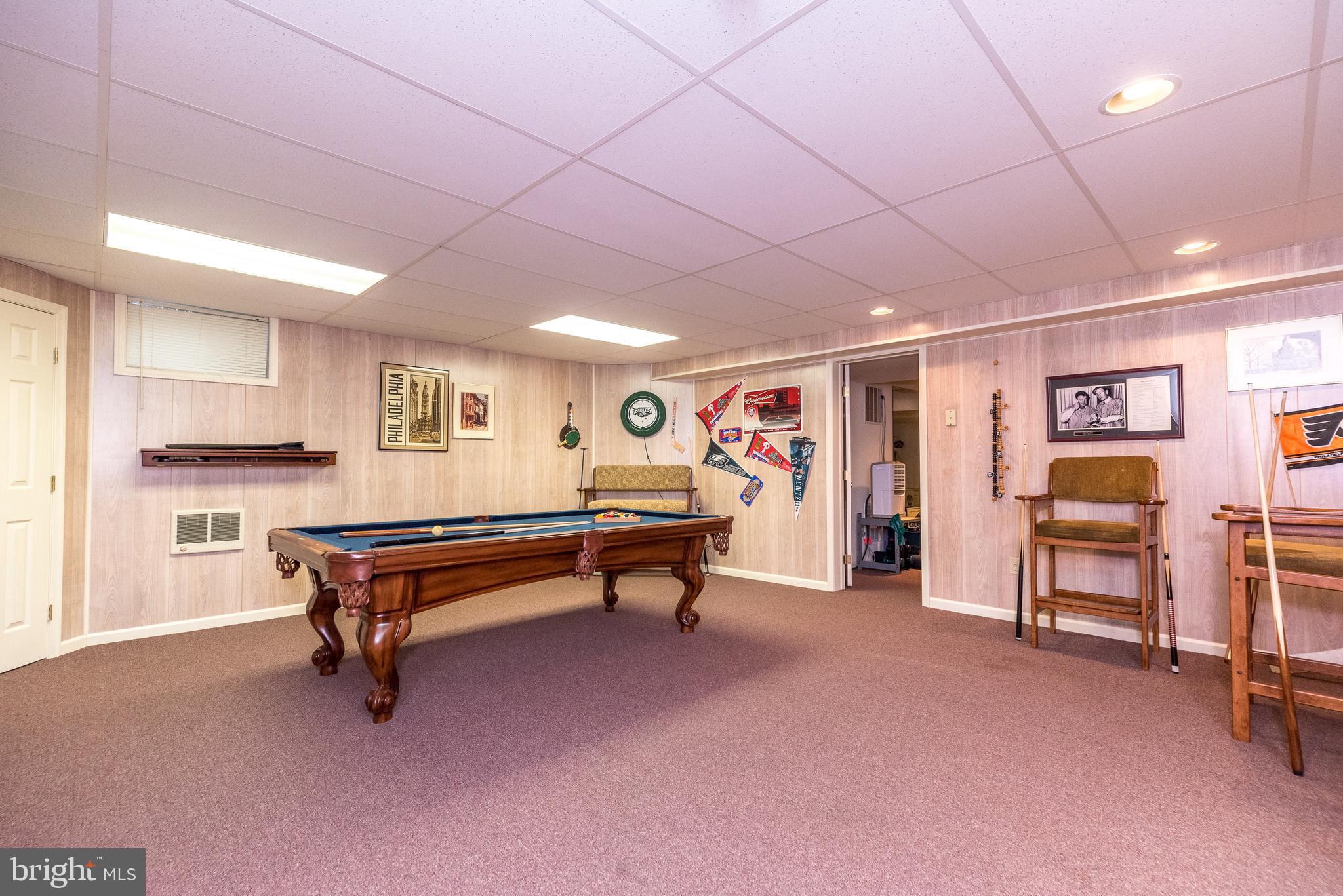 1612 Holly Hill Ln
