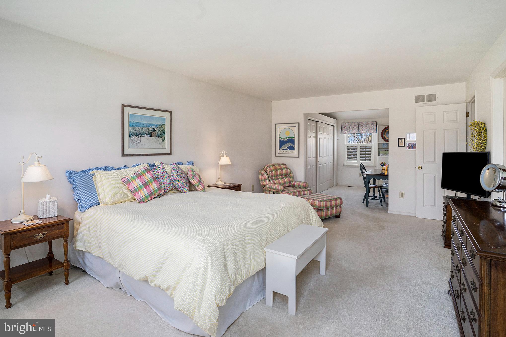 1411 Barton Dr