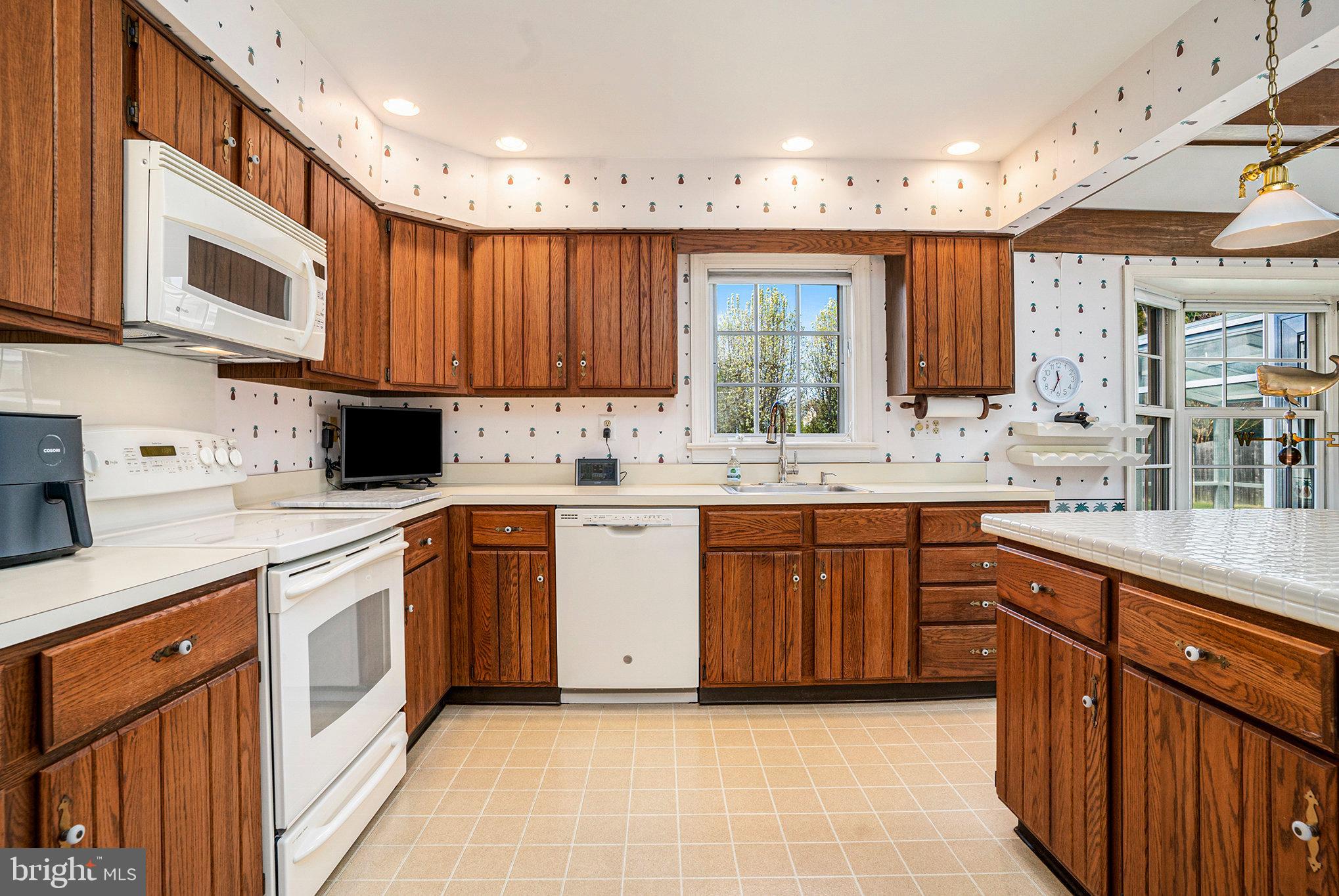 1411 Barton Dr