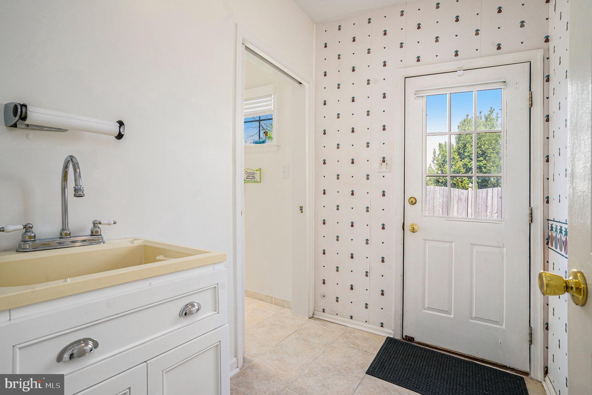 1411 Barton Dr