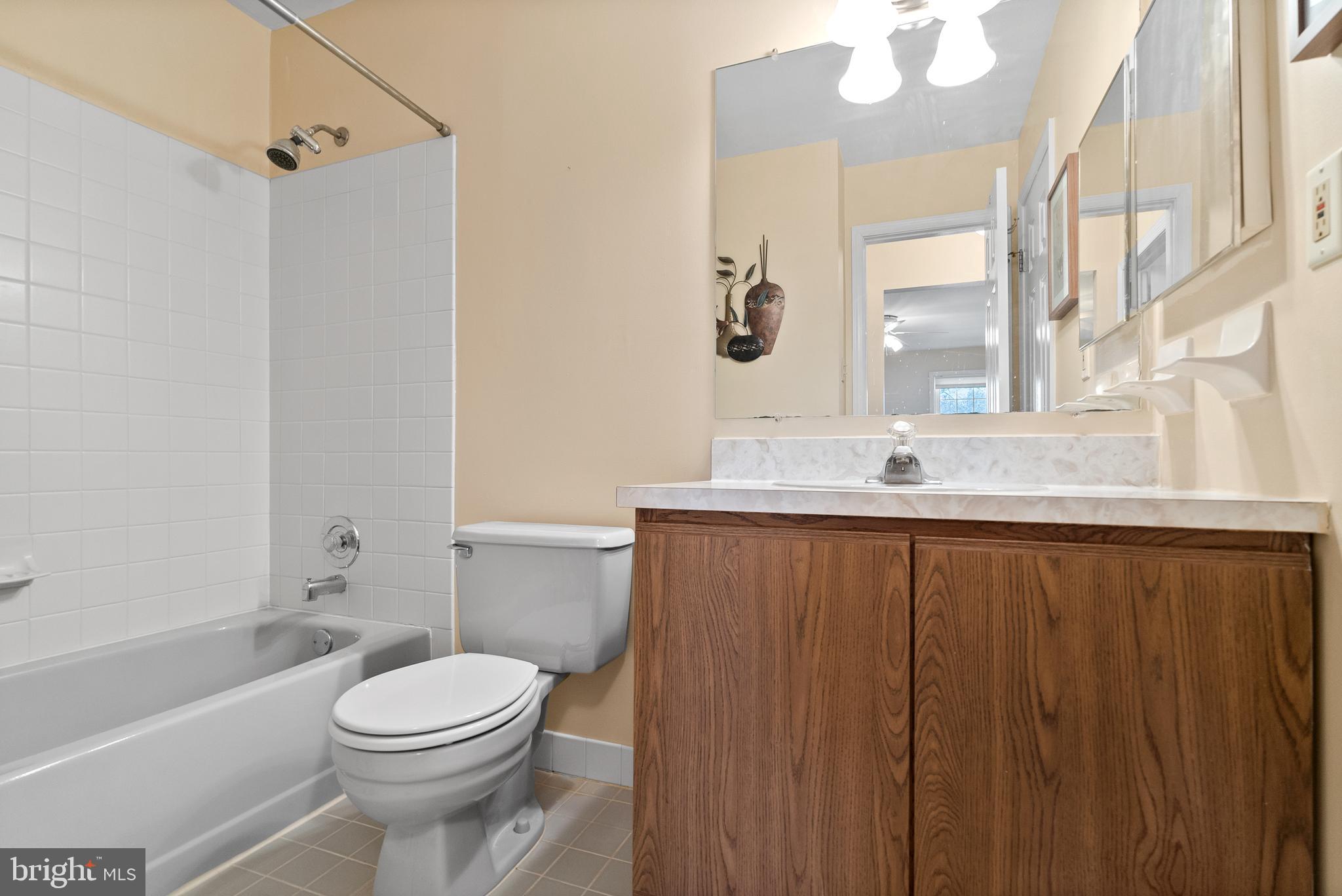 1512 Corsley Ct