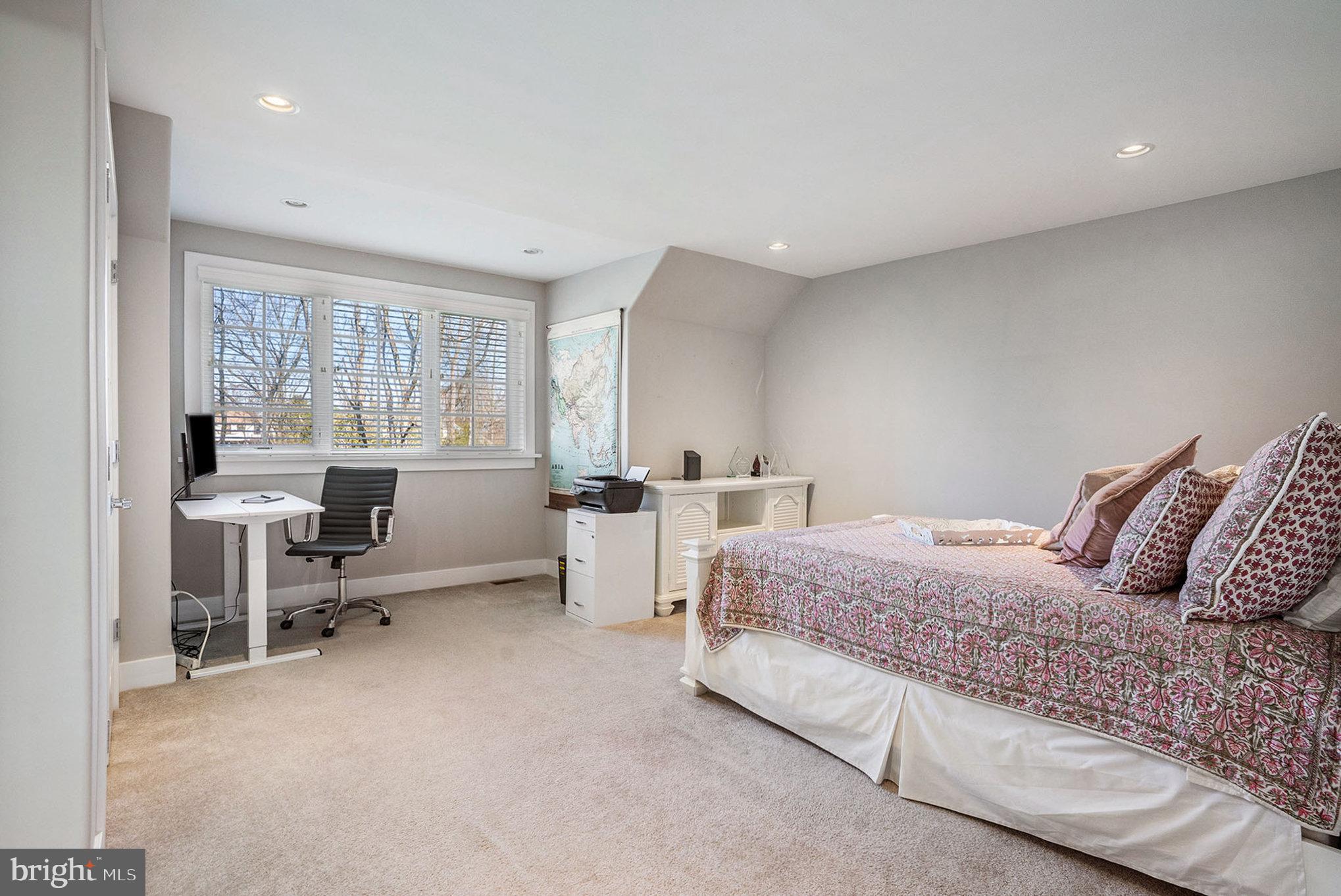571 Skippack Pike