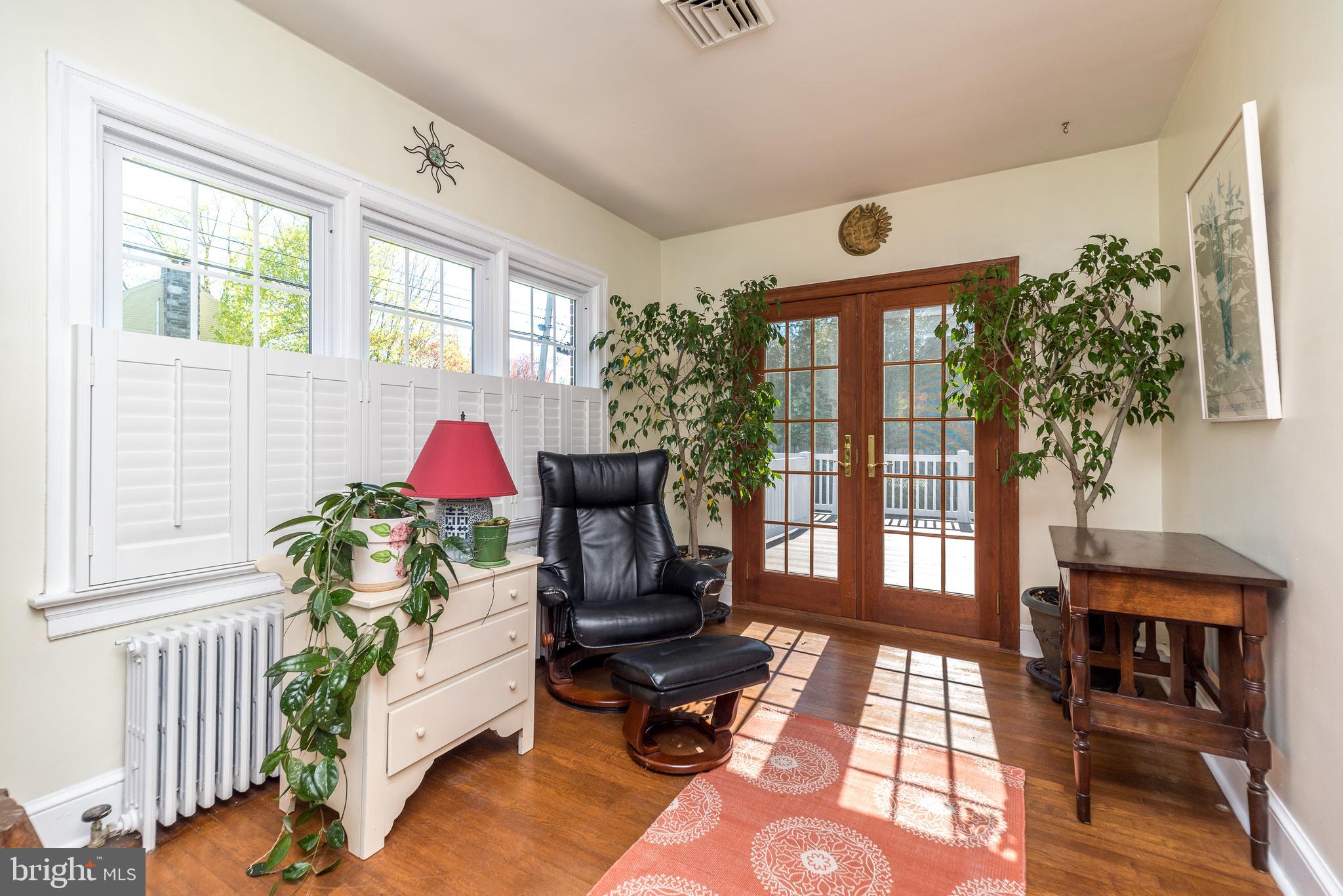 701 Stoler Ave