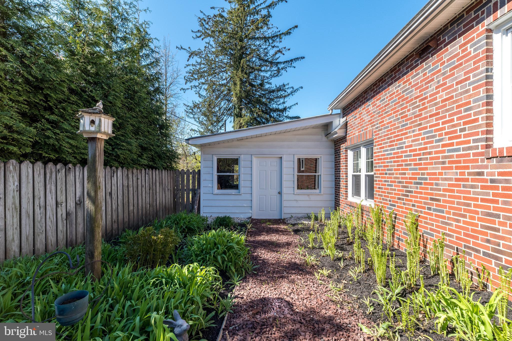 701 Stoler Ave