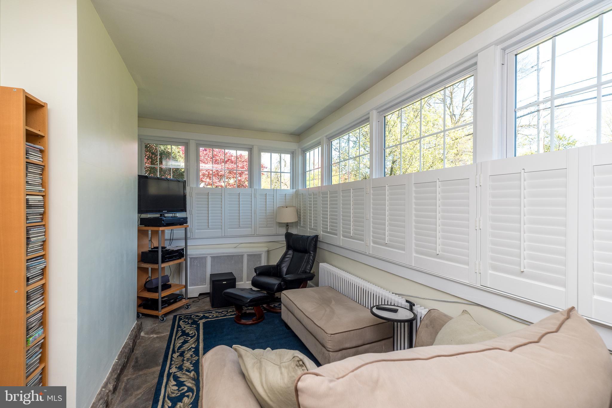 701 Stoler Ave