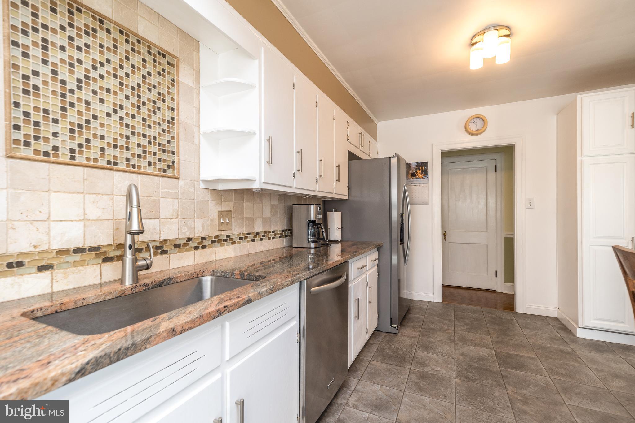 701 Stoler Ave