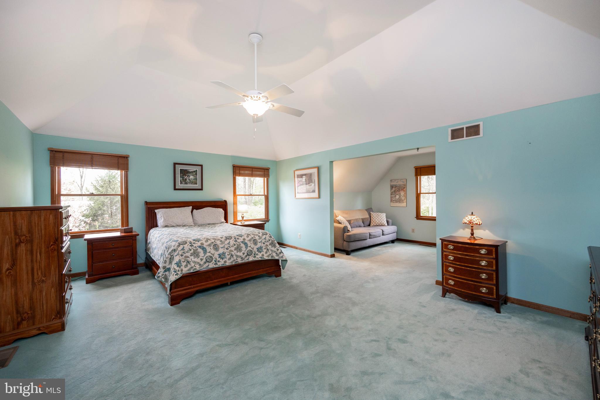 1012 Davis Rd
