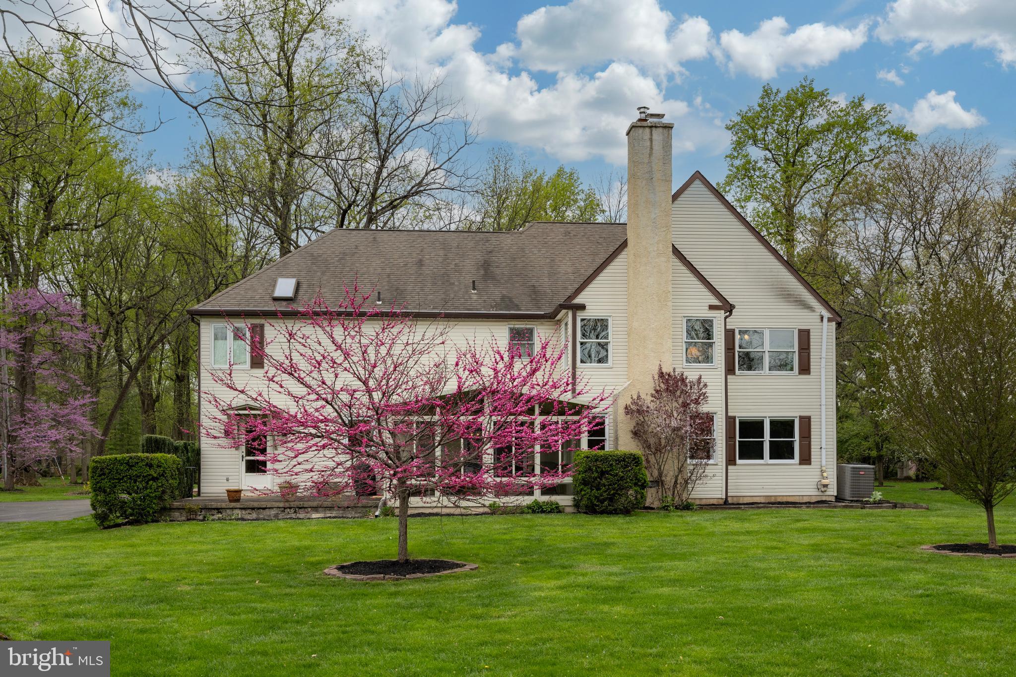 1012 Davis Rd