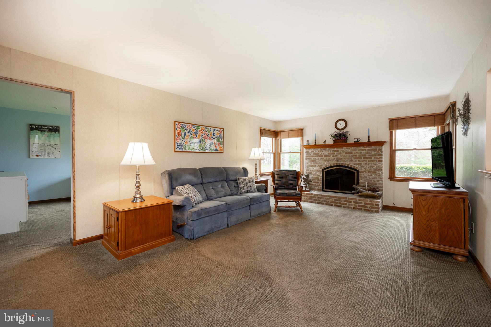1012 Davis Rd