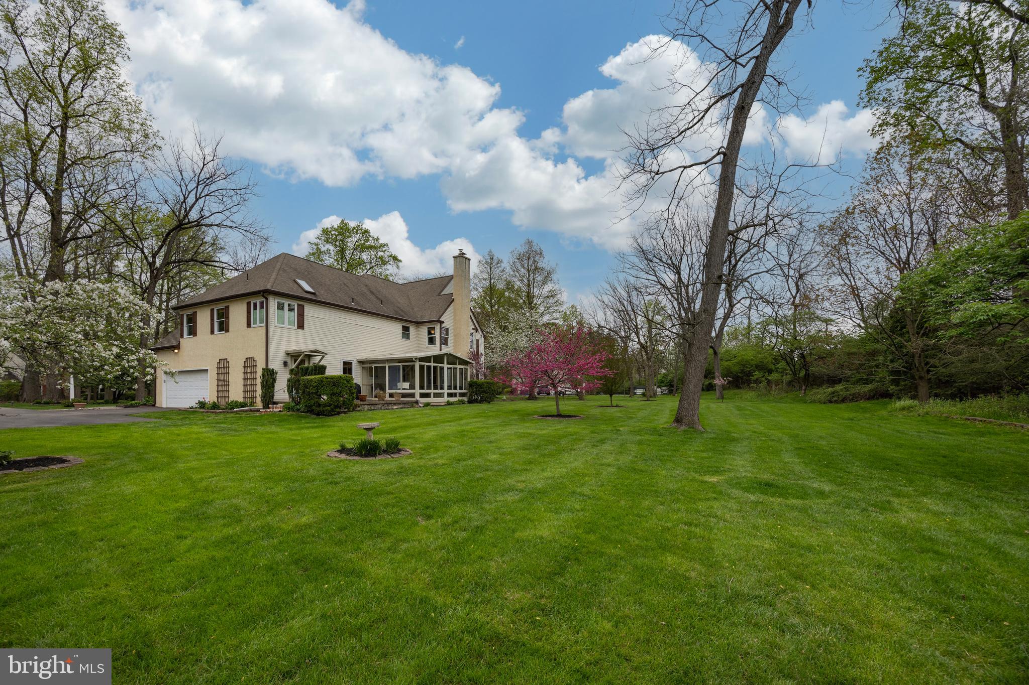 1012 Davis Rd