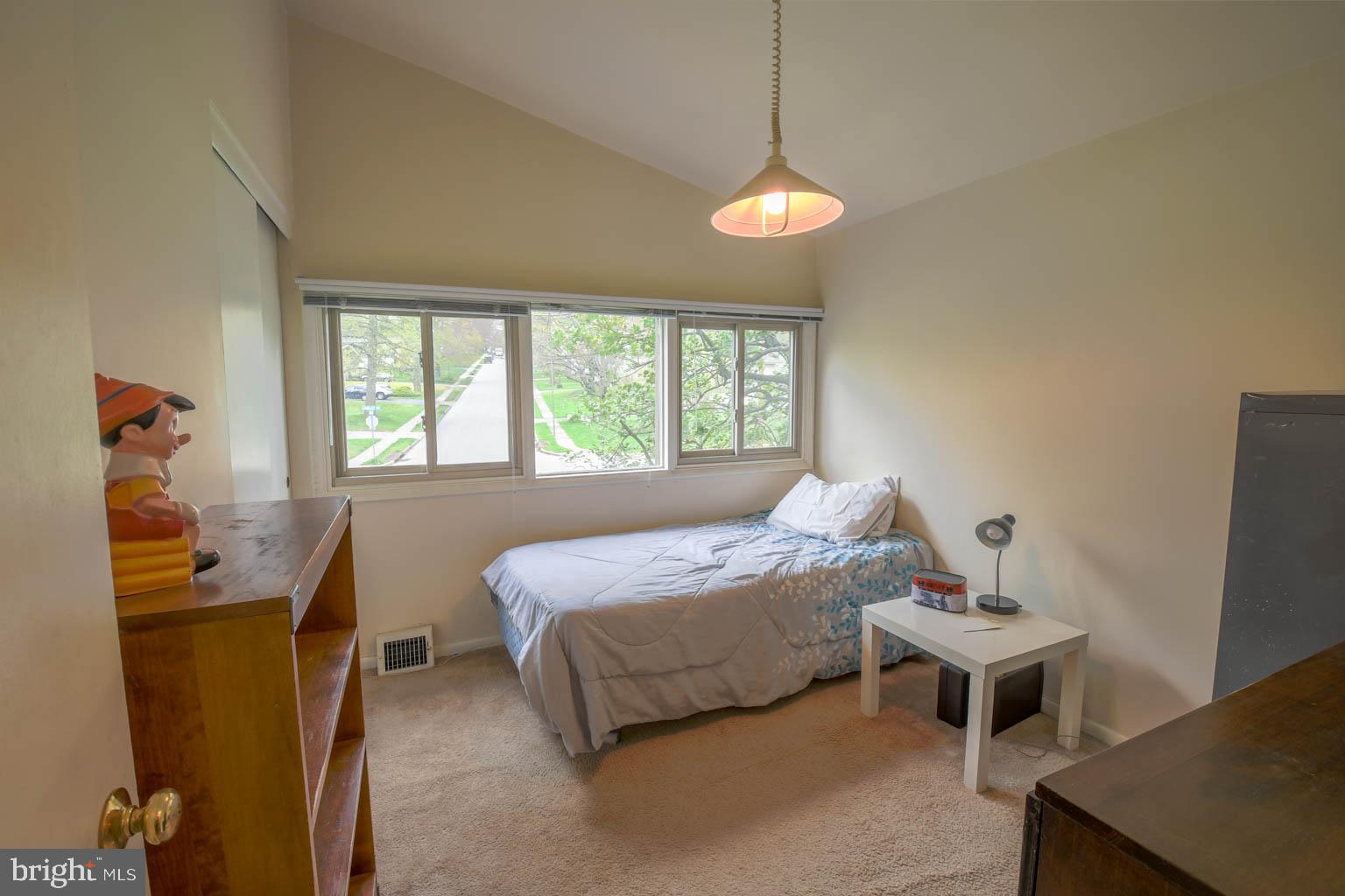 13 Camelot Dr