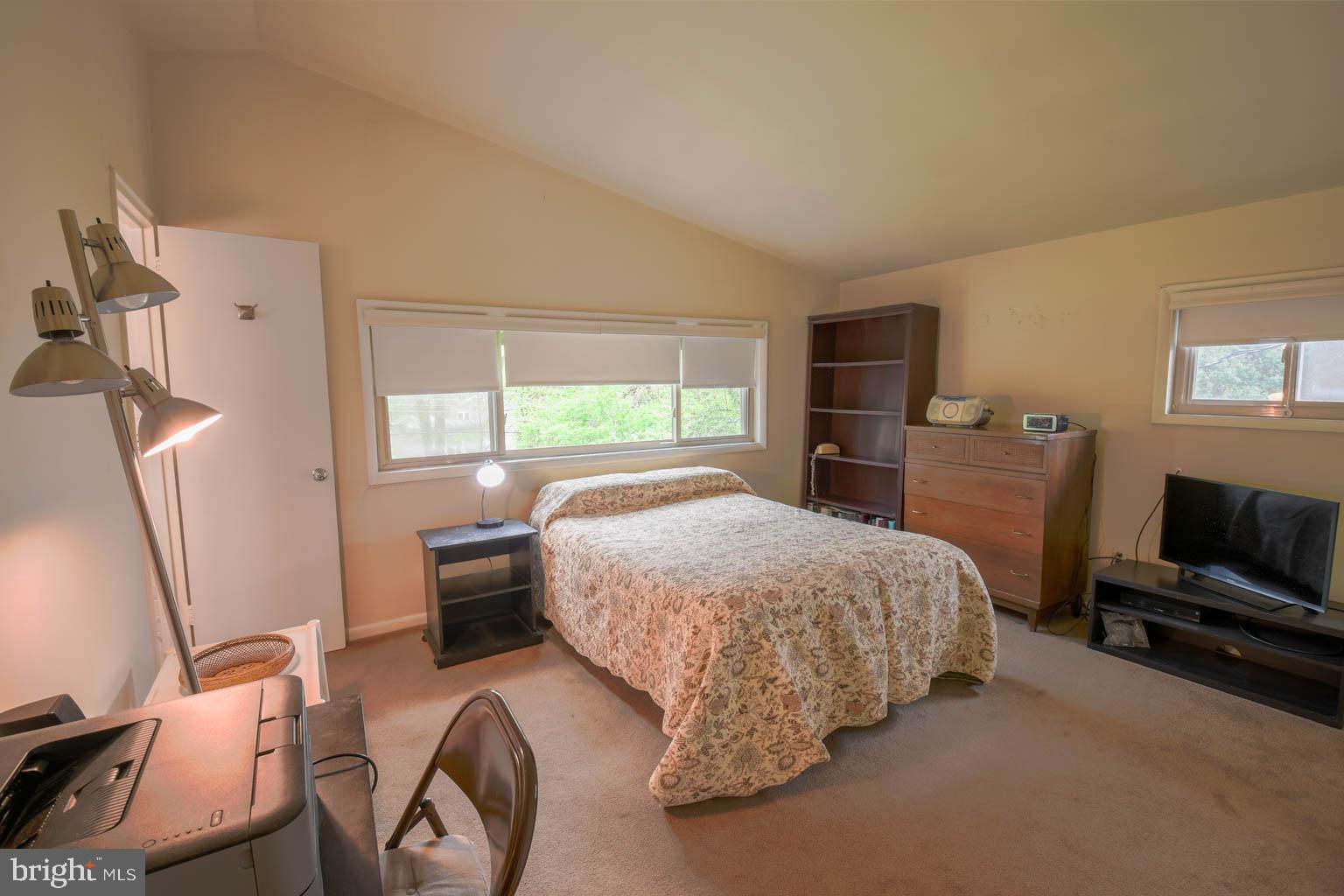 13 Camelot Dr