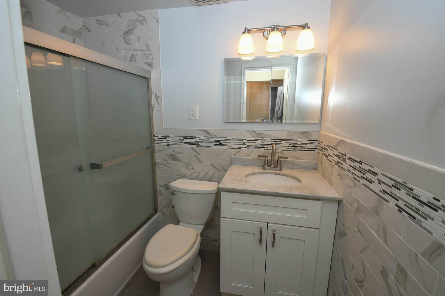 13 Camelot Dr