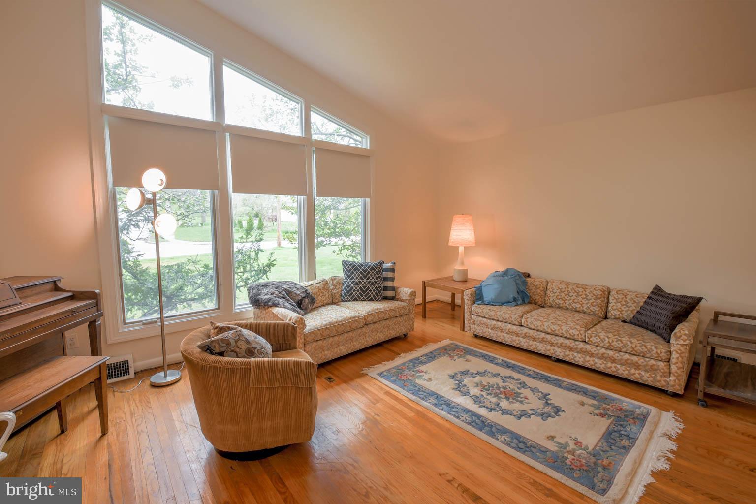 13 Camelot Dr
