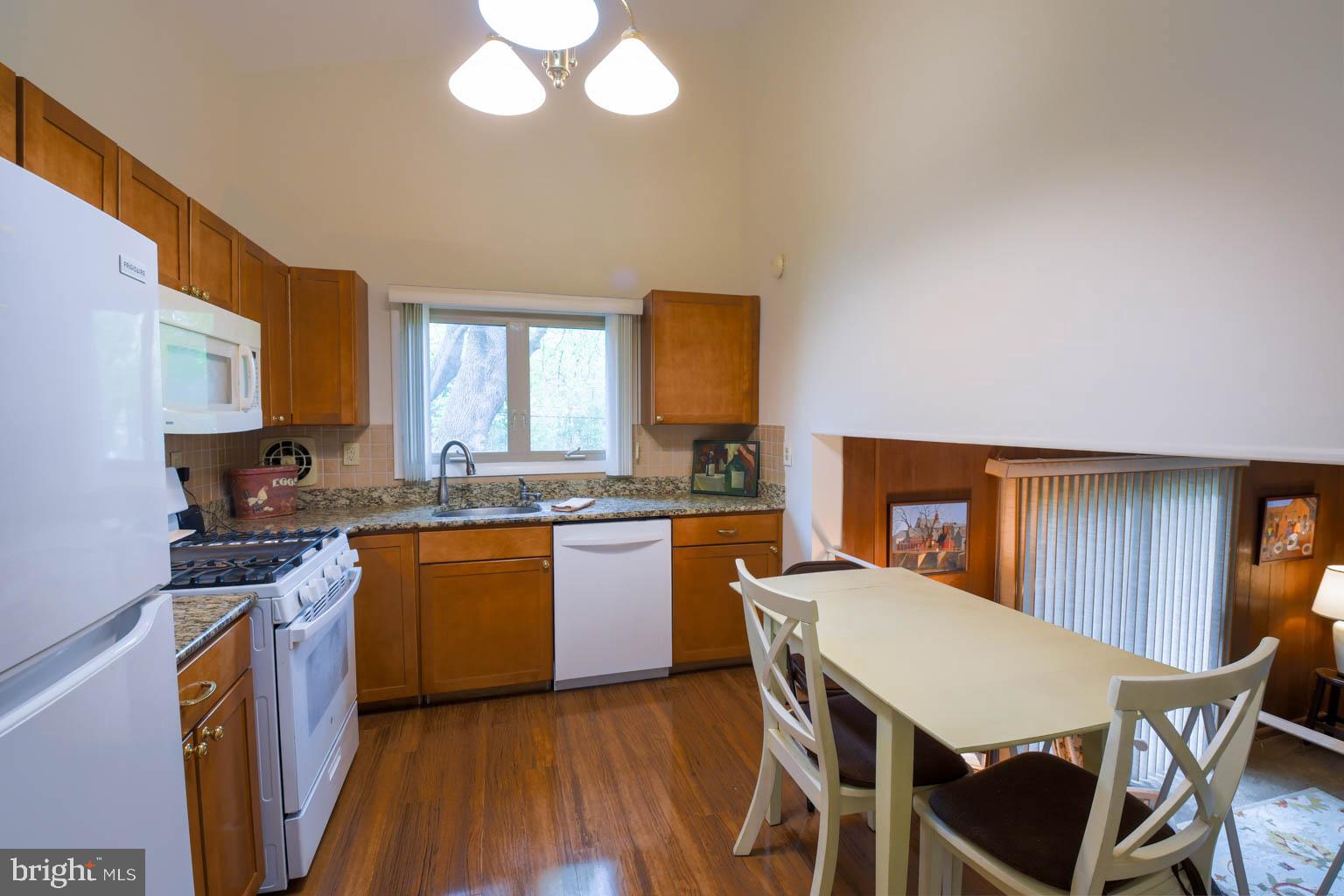 13 Camelot Dr