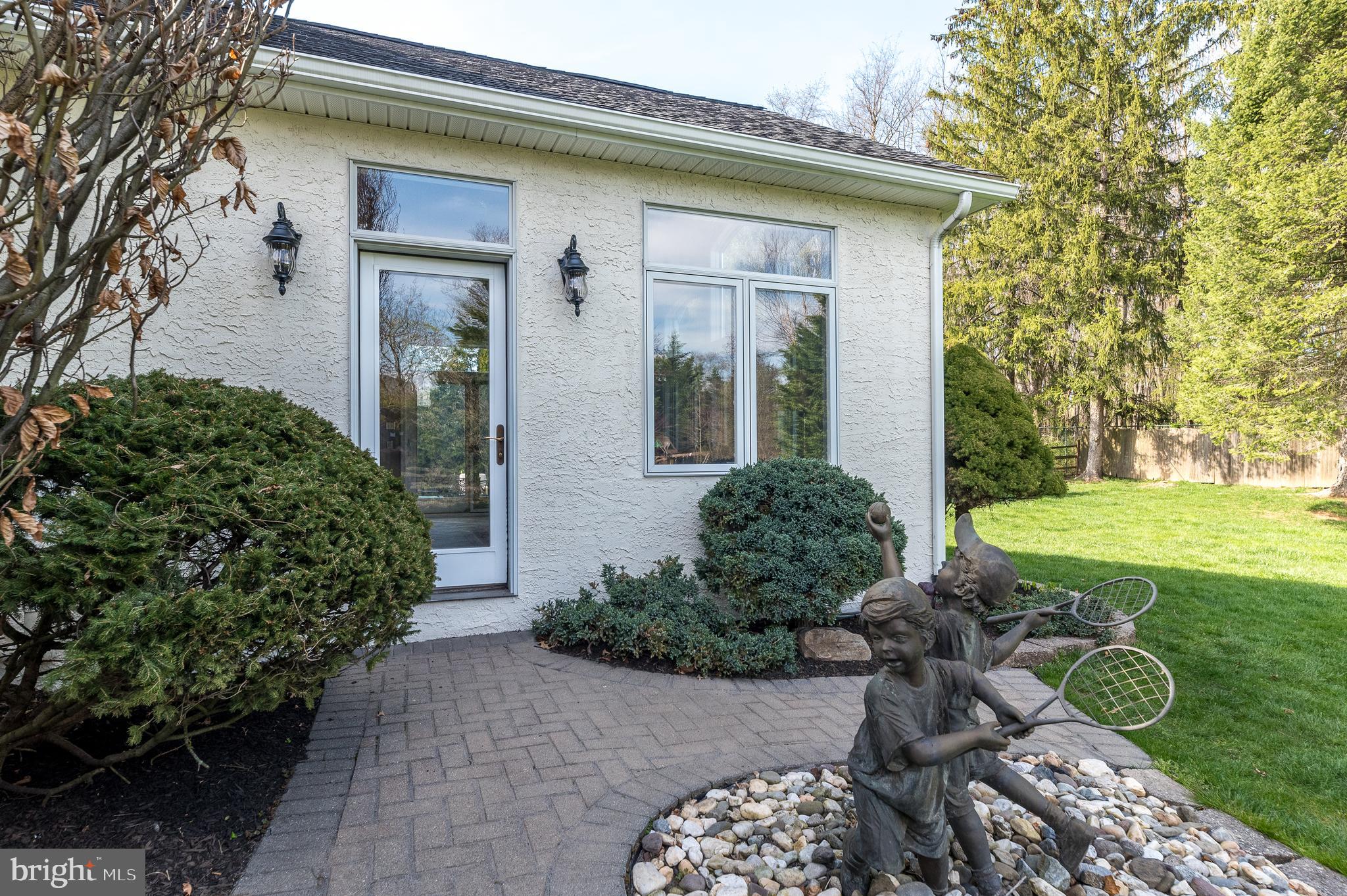 757 Castlewood Dr