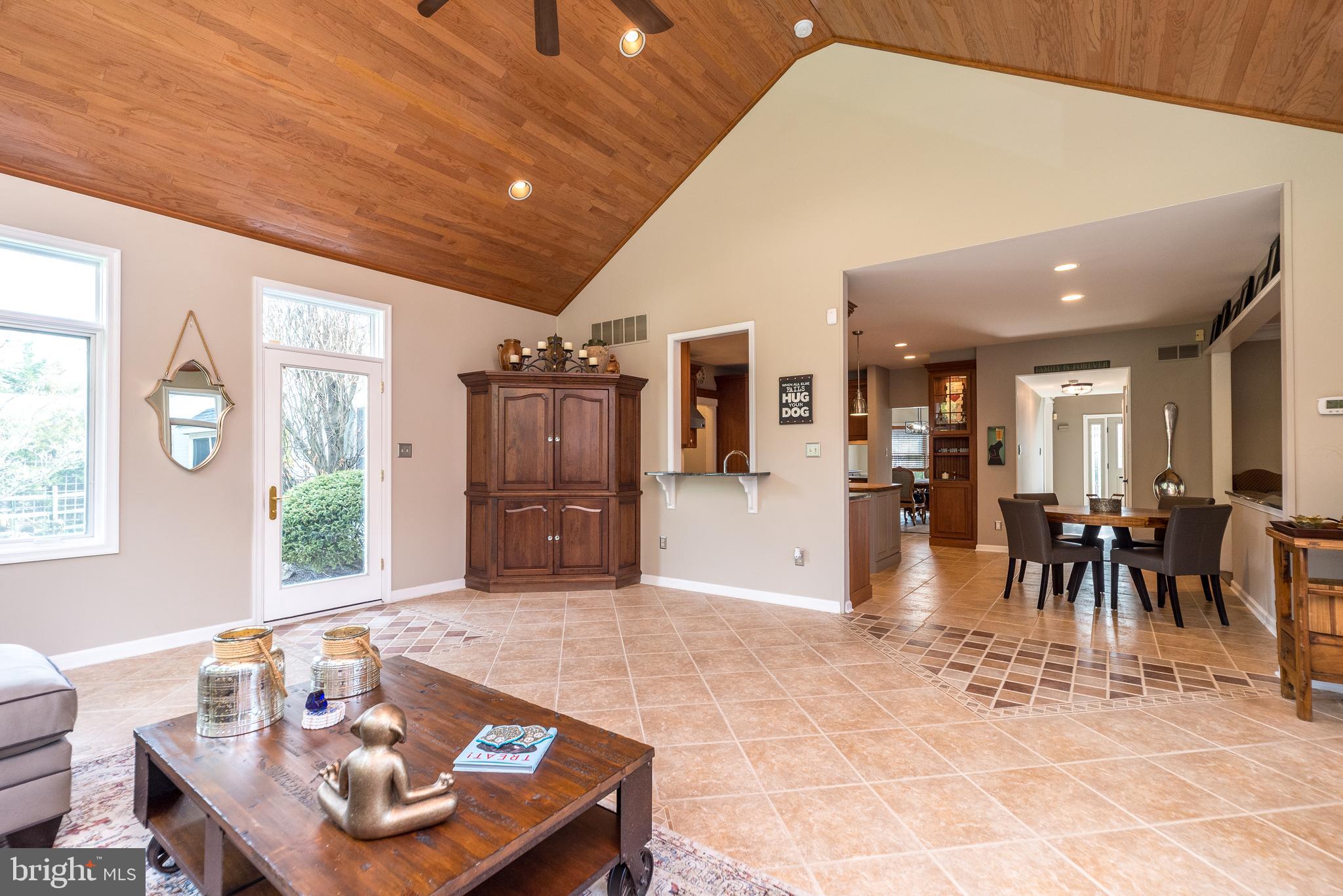 757 Castlewood Dr