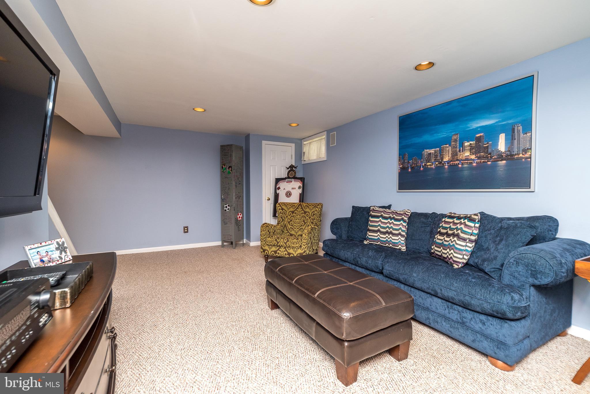 757 Castlewood Dr