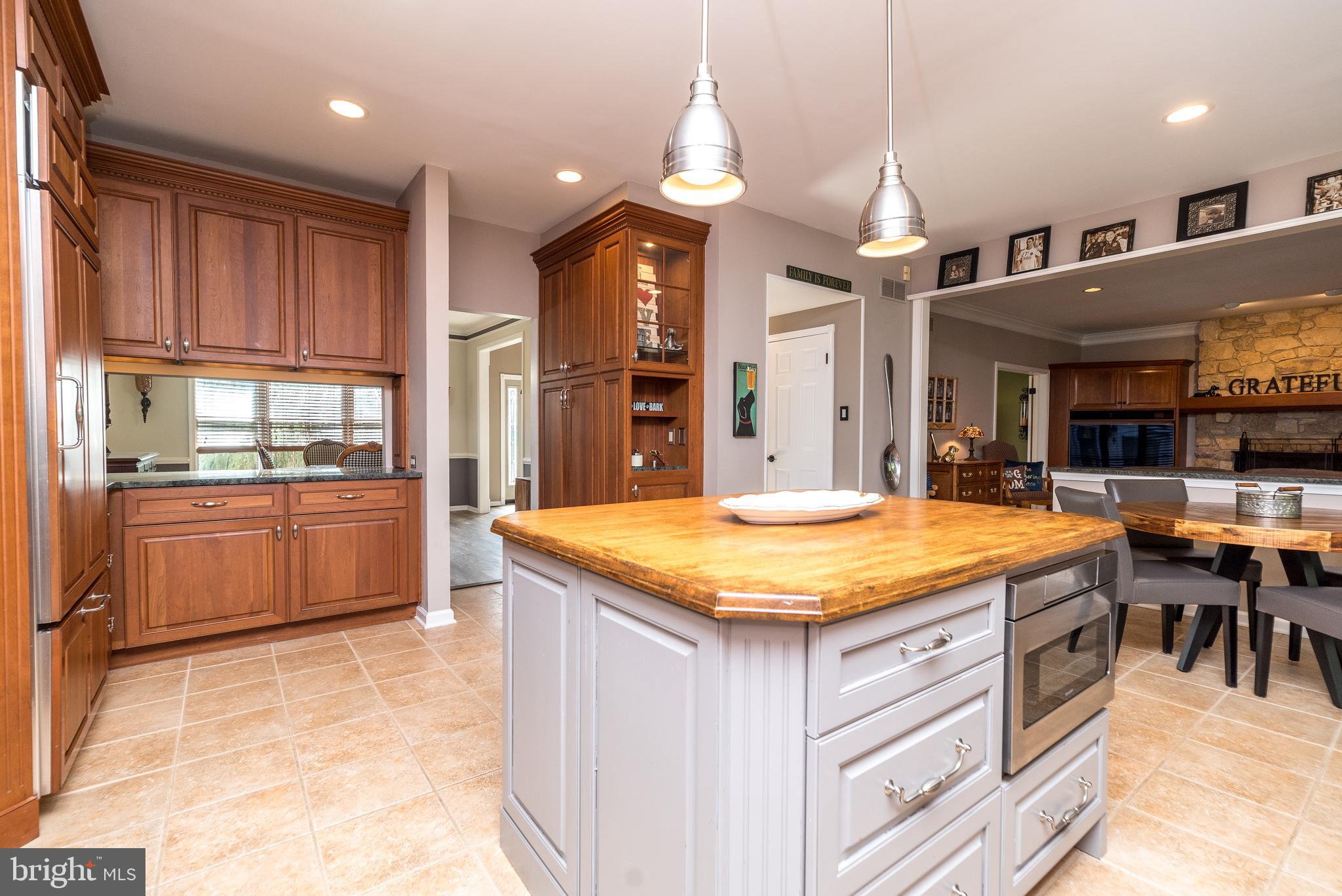757 Castlewood Dr