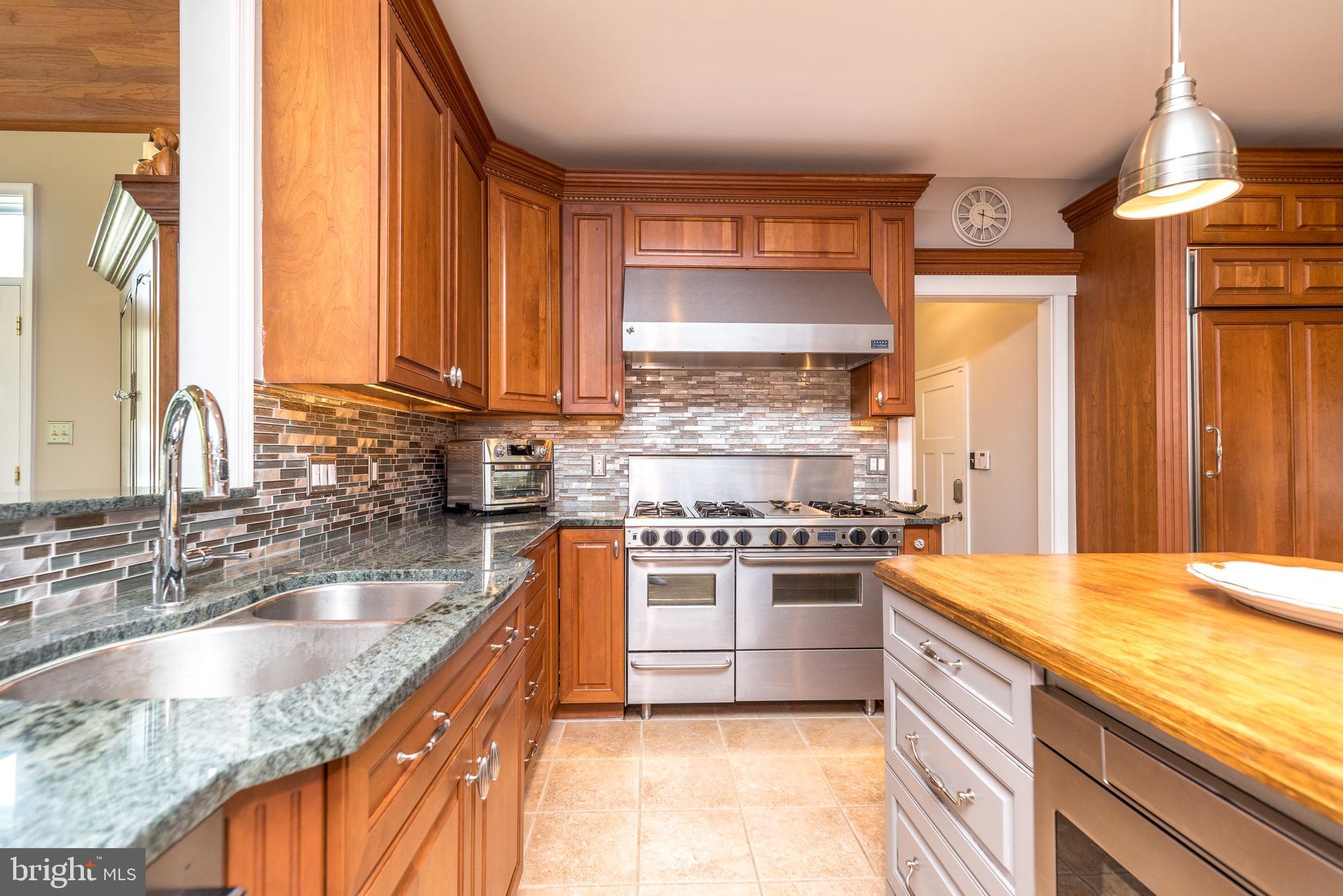 757 Castlewood Dr