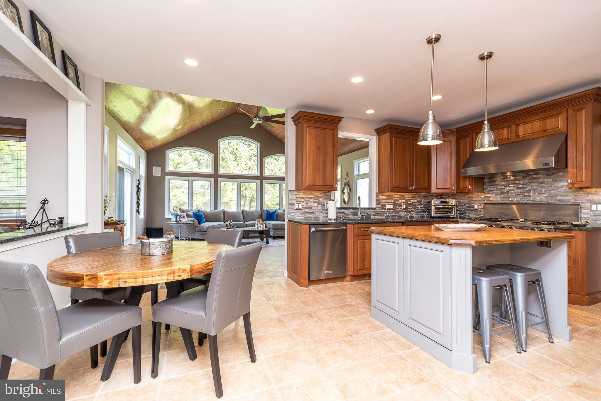 757 Castlewood Dr