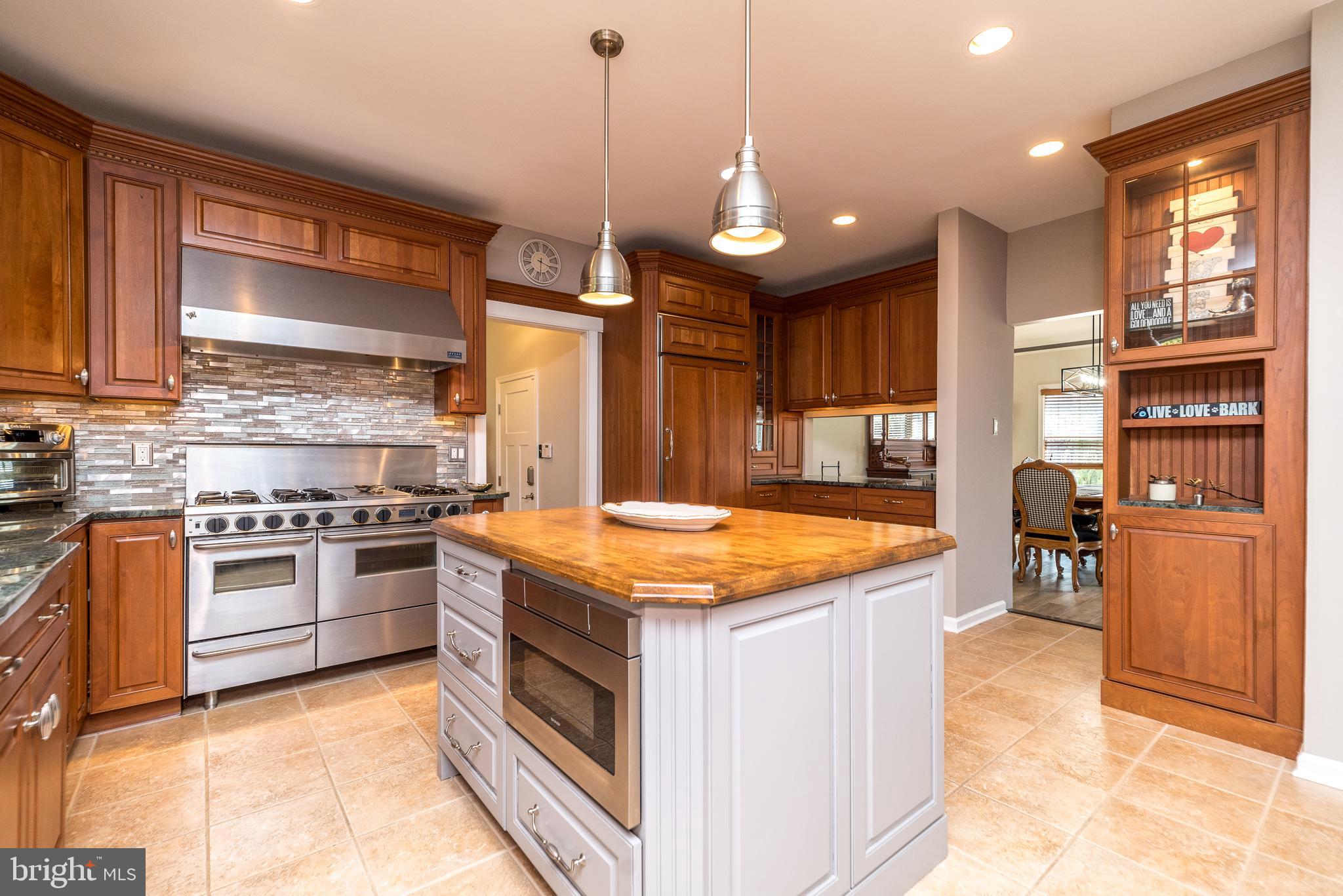 757 Castlewood Dr