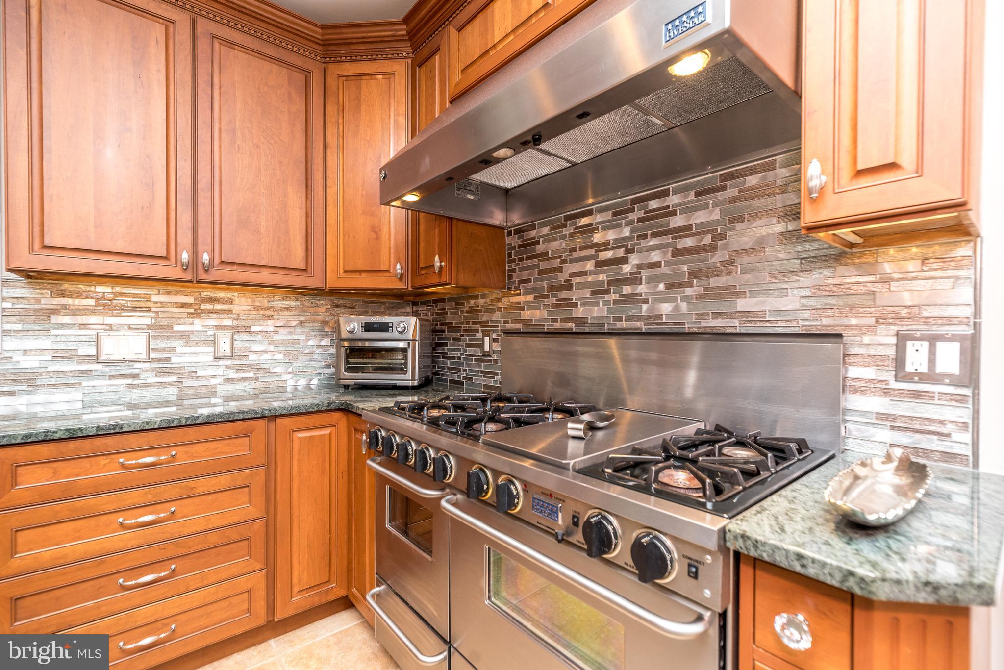 757 Castlewood Dr