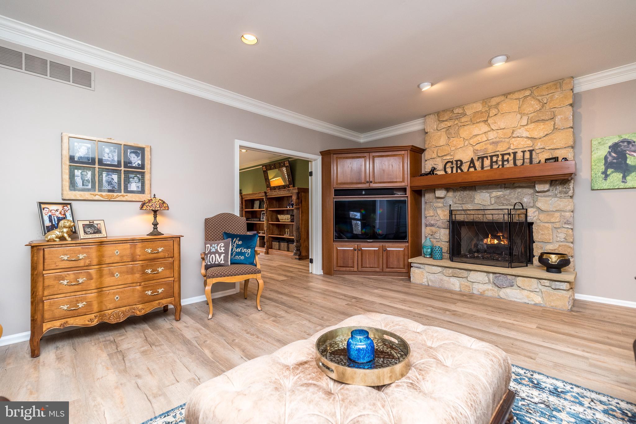 757 Castlewood Dr