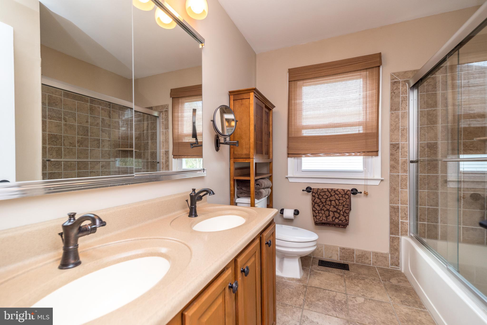 757 Castlewood Dr
