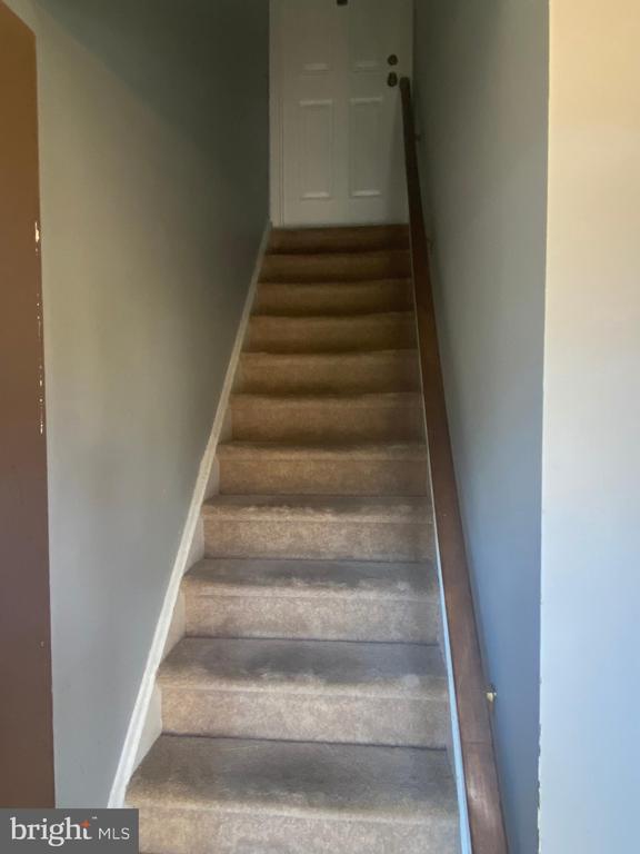 1216 CEDAR RD #2ND FLOOR
