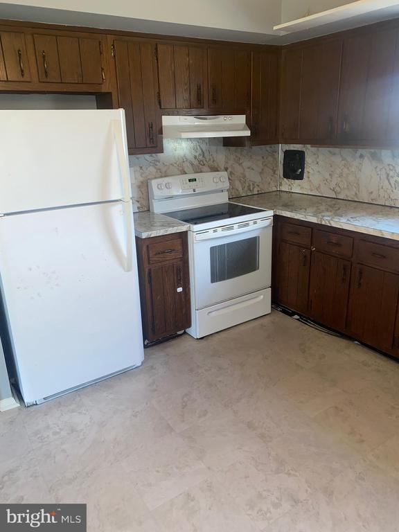 1216 CEDAR RD #2ND FLOOR