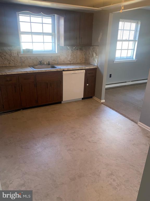 1216 CEDAR RD #2ND FLOOR
