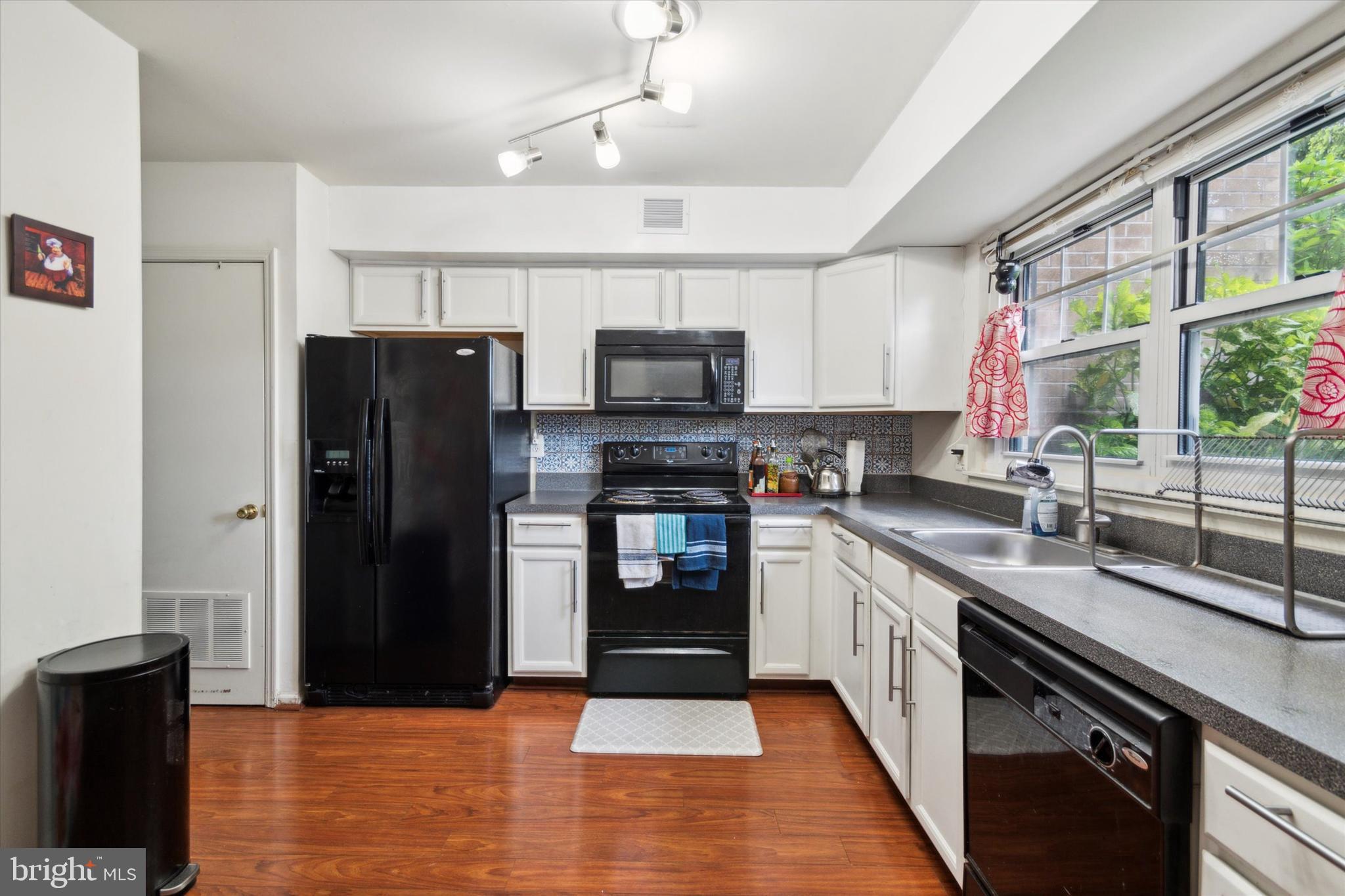 25 Yorktown Ct