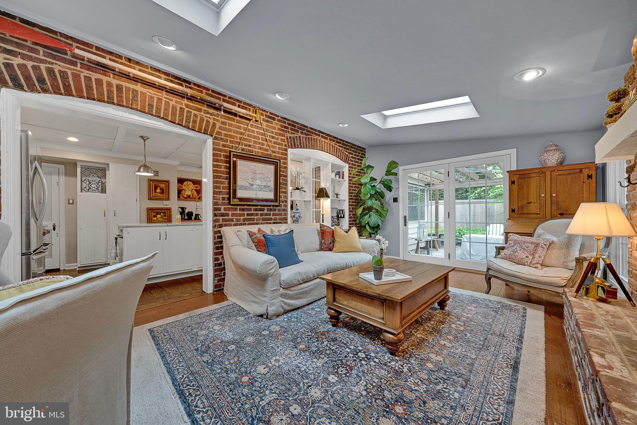 703 Glendalough Rd