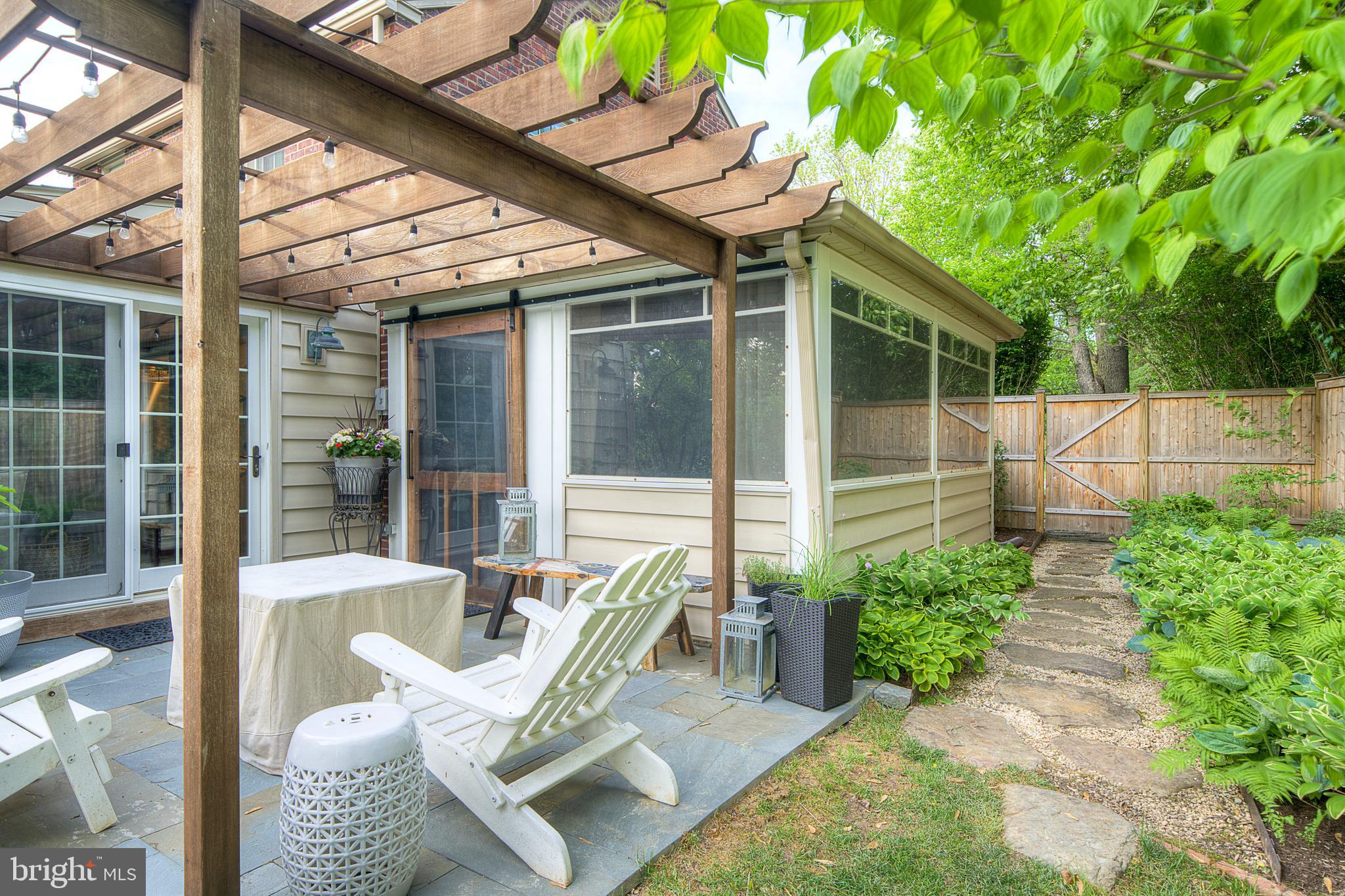 703 Glendalough Rd