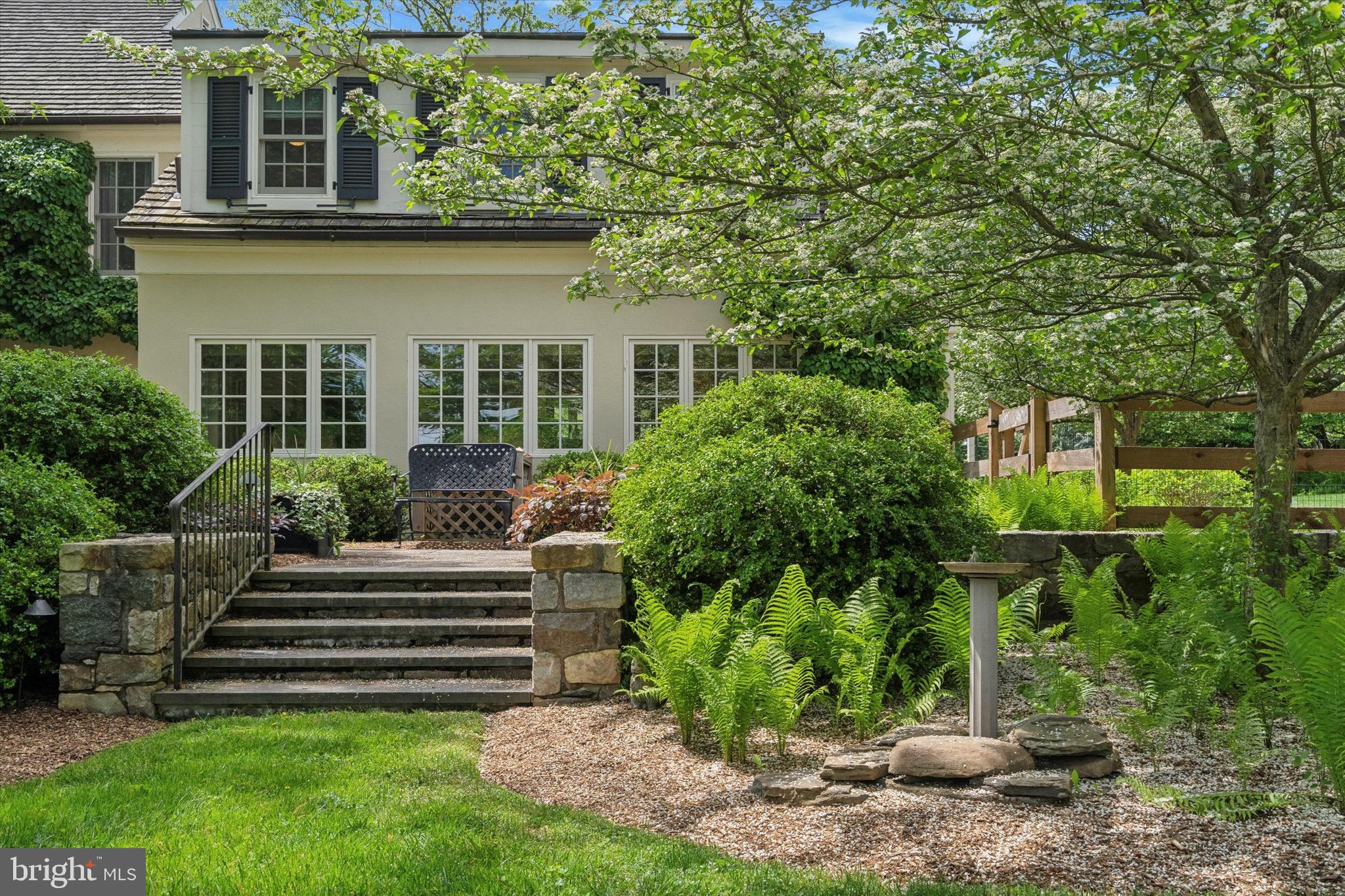 741 Hunt Ln