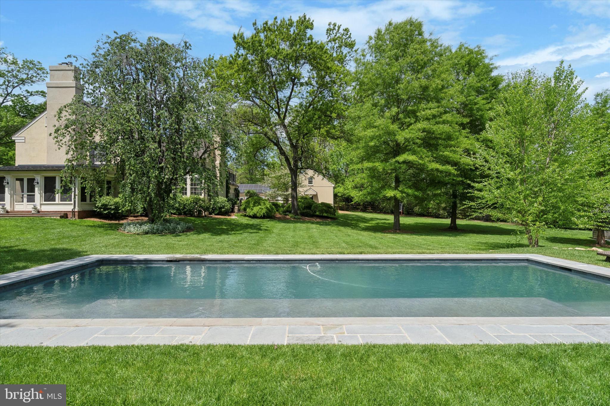 741 Hunt Ln