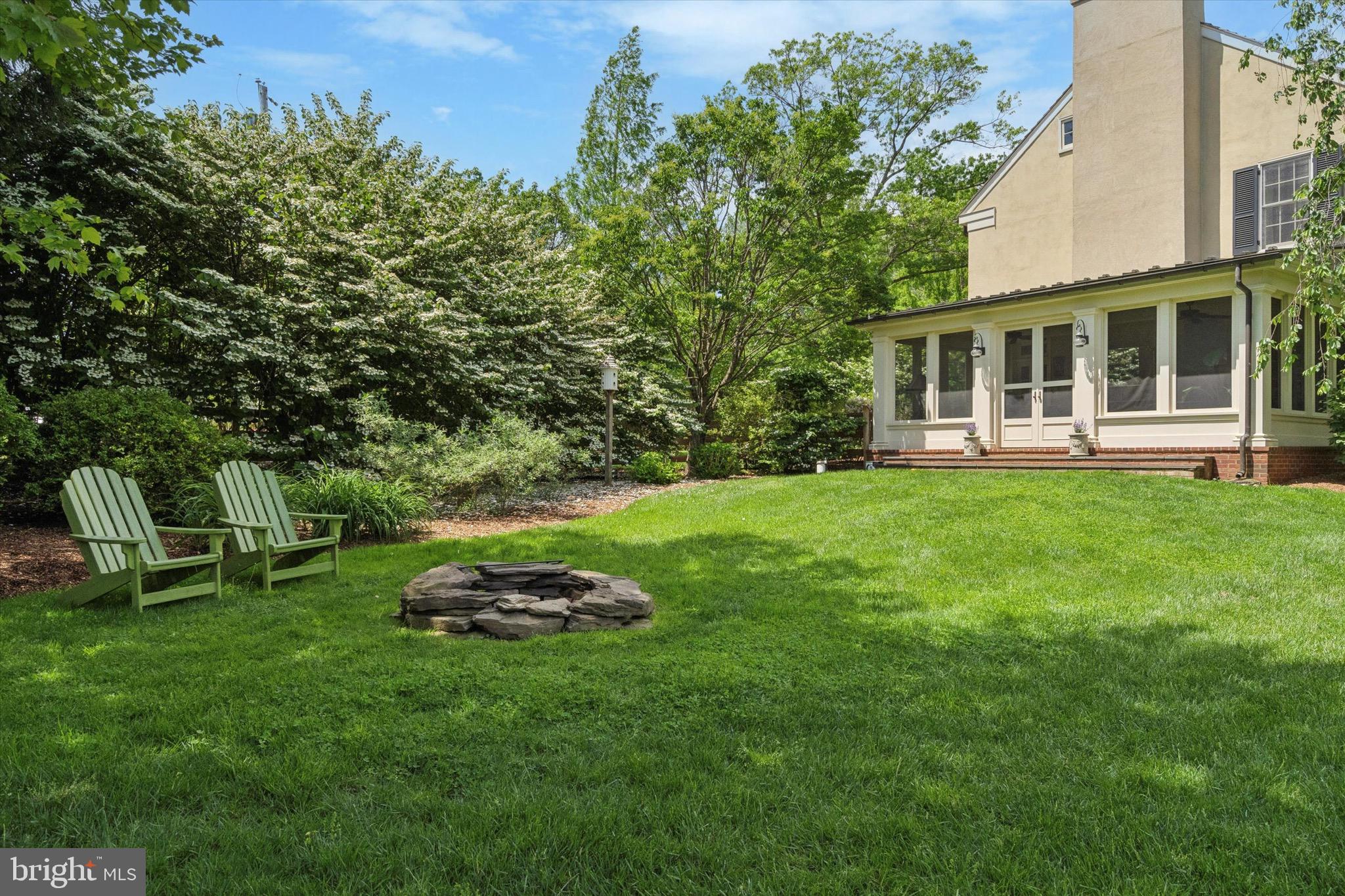 741 Hunt Ln