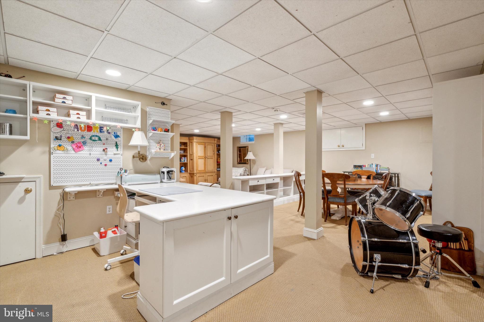 741 Hunt Ln