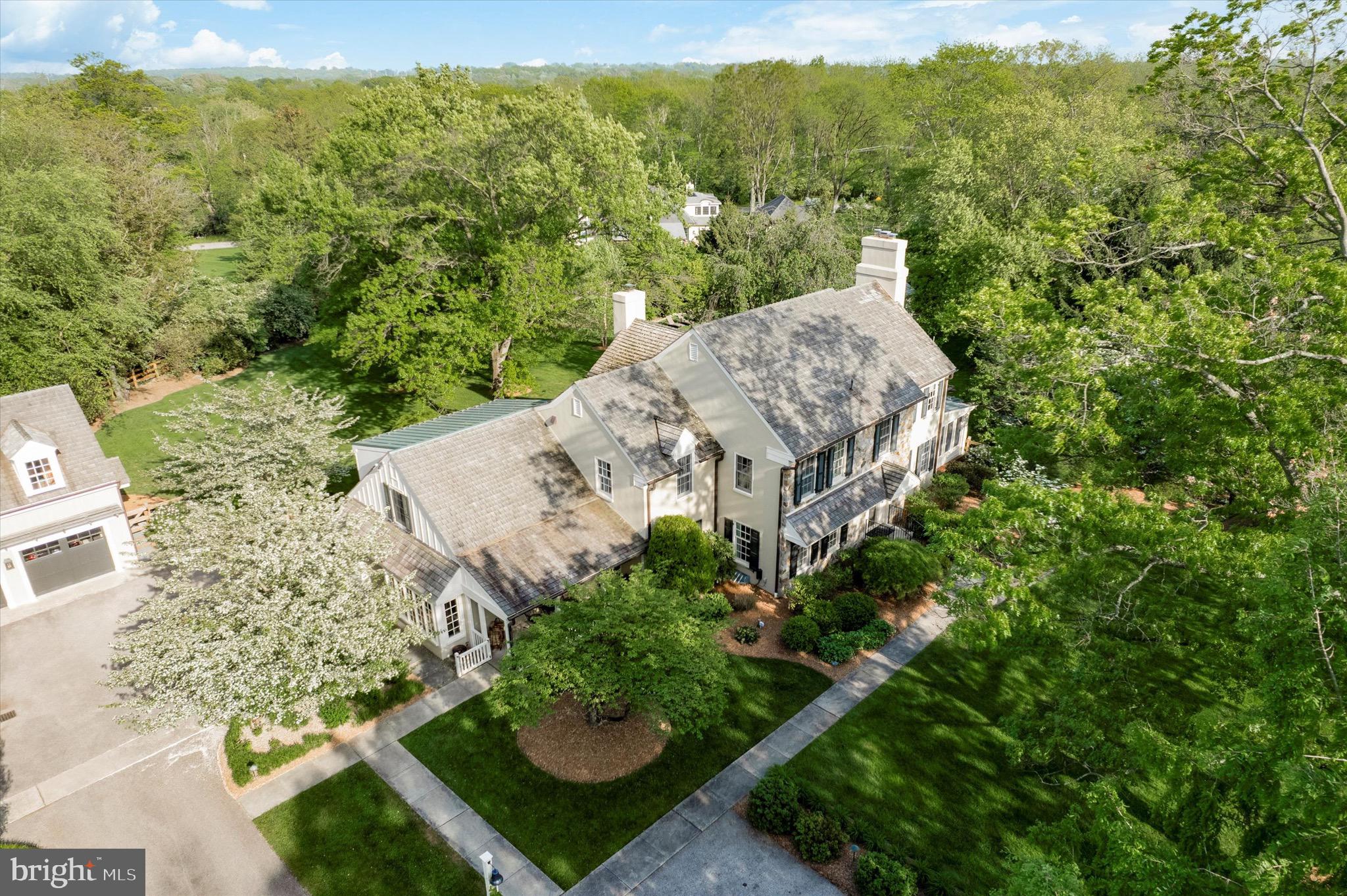 741 Hunt Ln