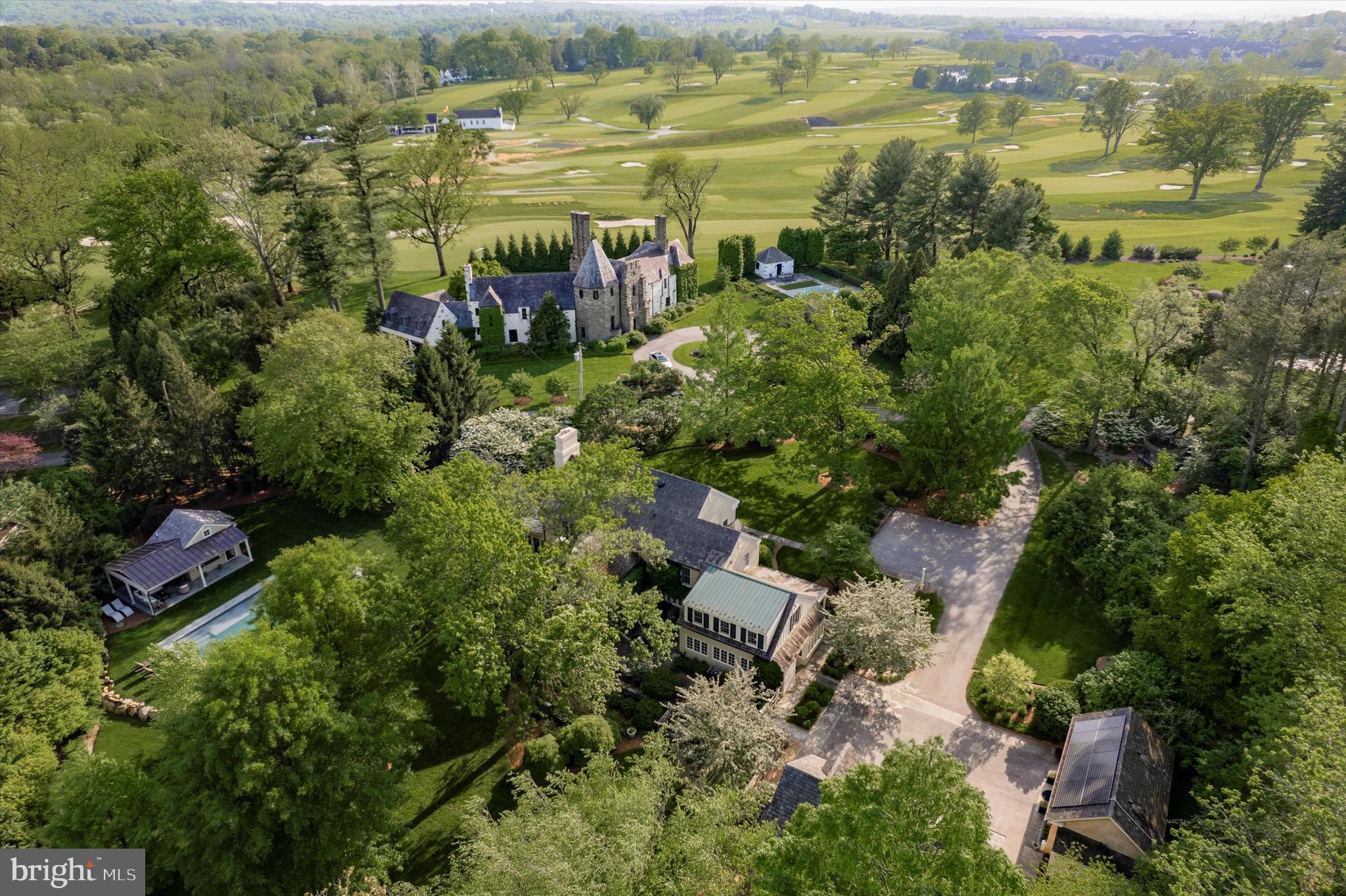 741 Hunt Ln