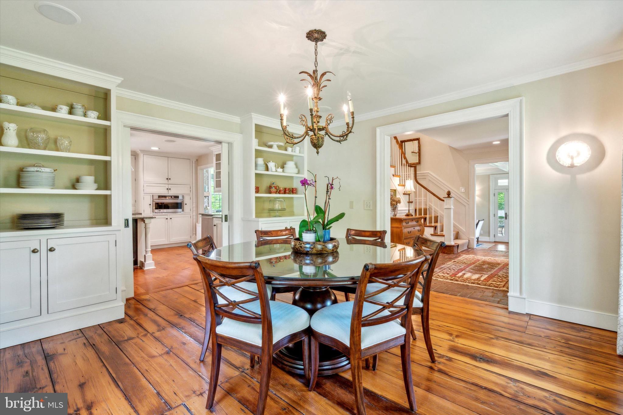 741 Hunt Ln
