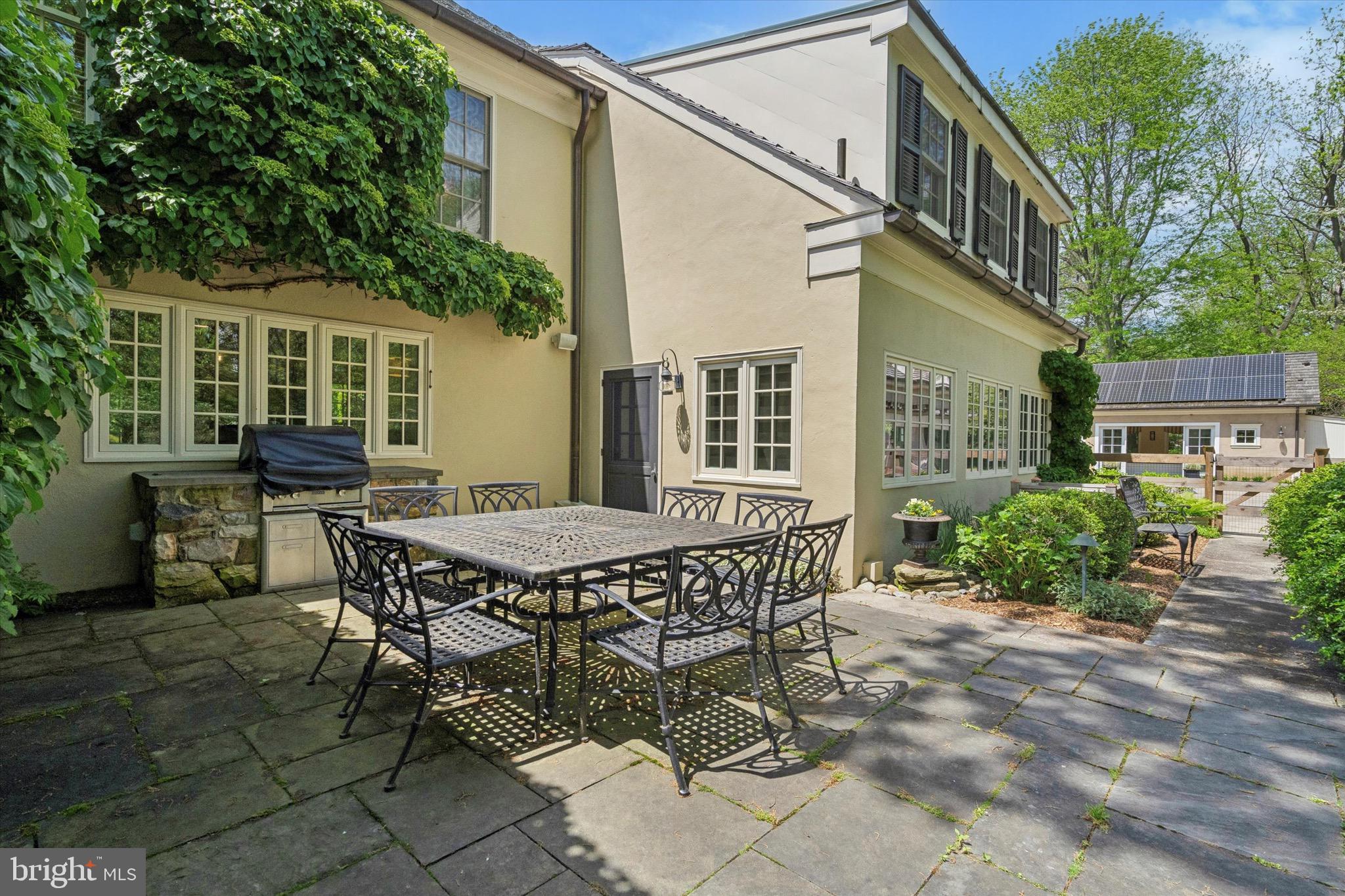 741 Hunt Ln